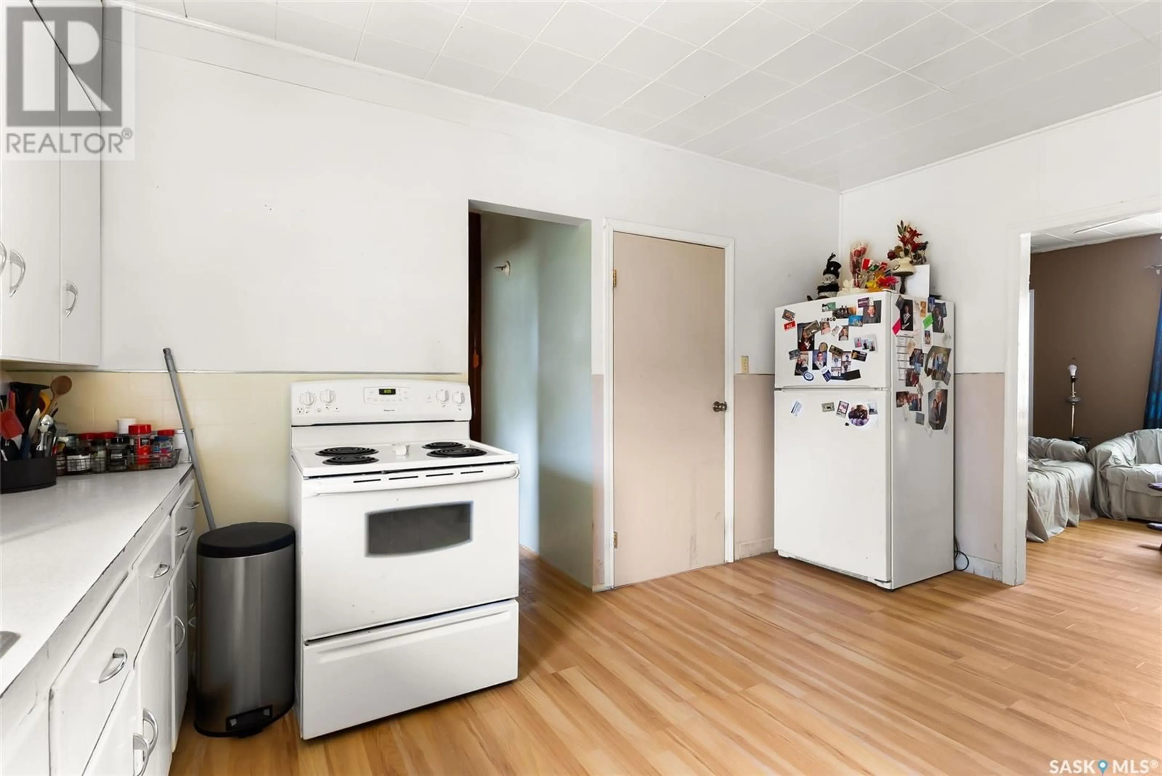 Standard kitchen, unknown for 270 BROWNING STREET, Southey Saskatchewan S0G4P0