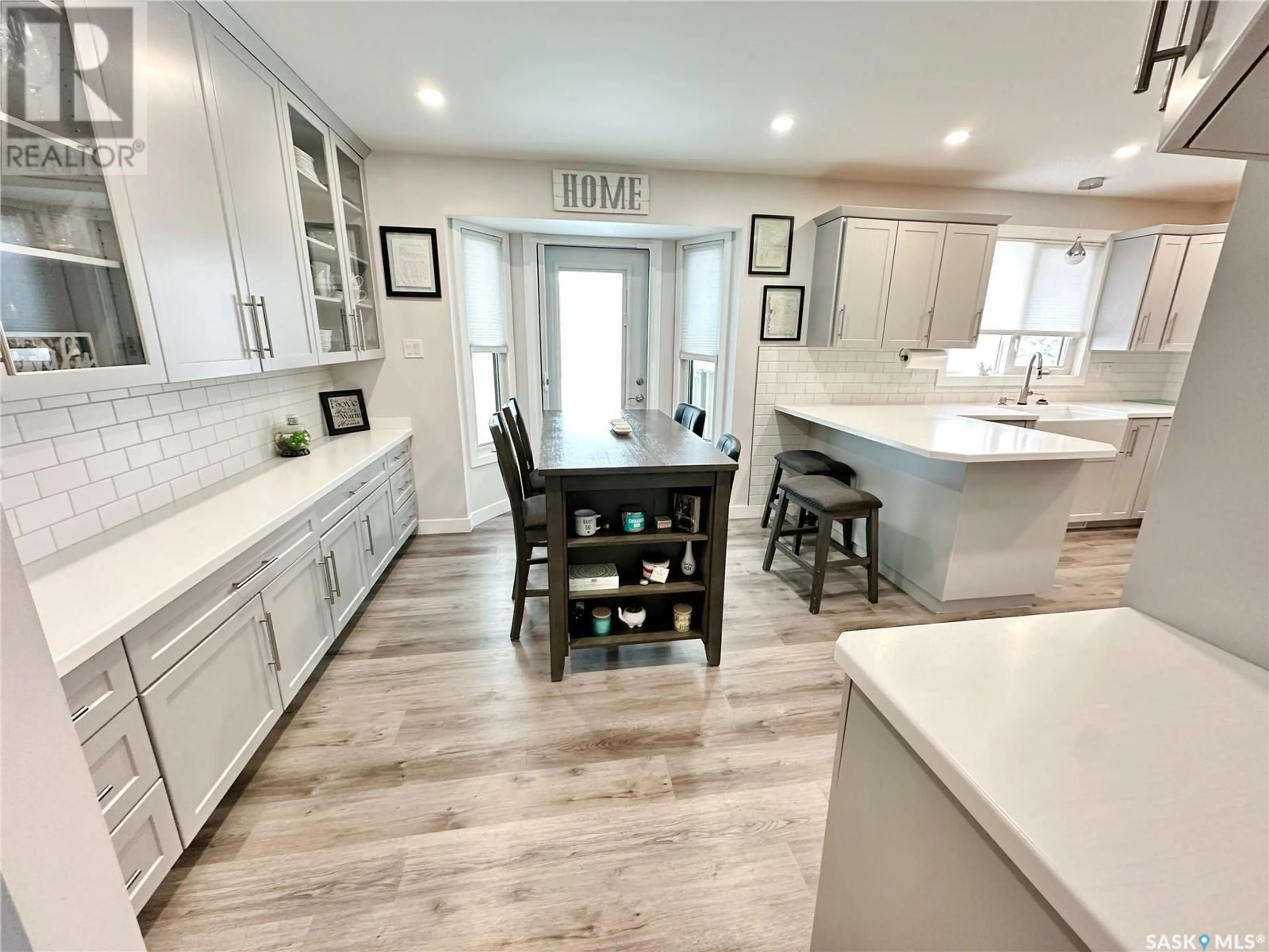 Open concept kitchen for 602 Brimacombe DRIVE, Weyburn Saskatchewan S4H2P4