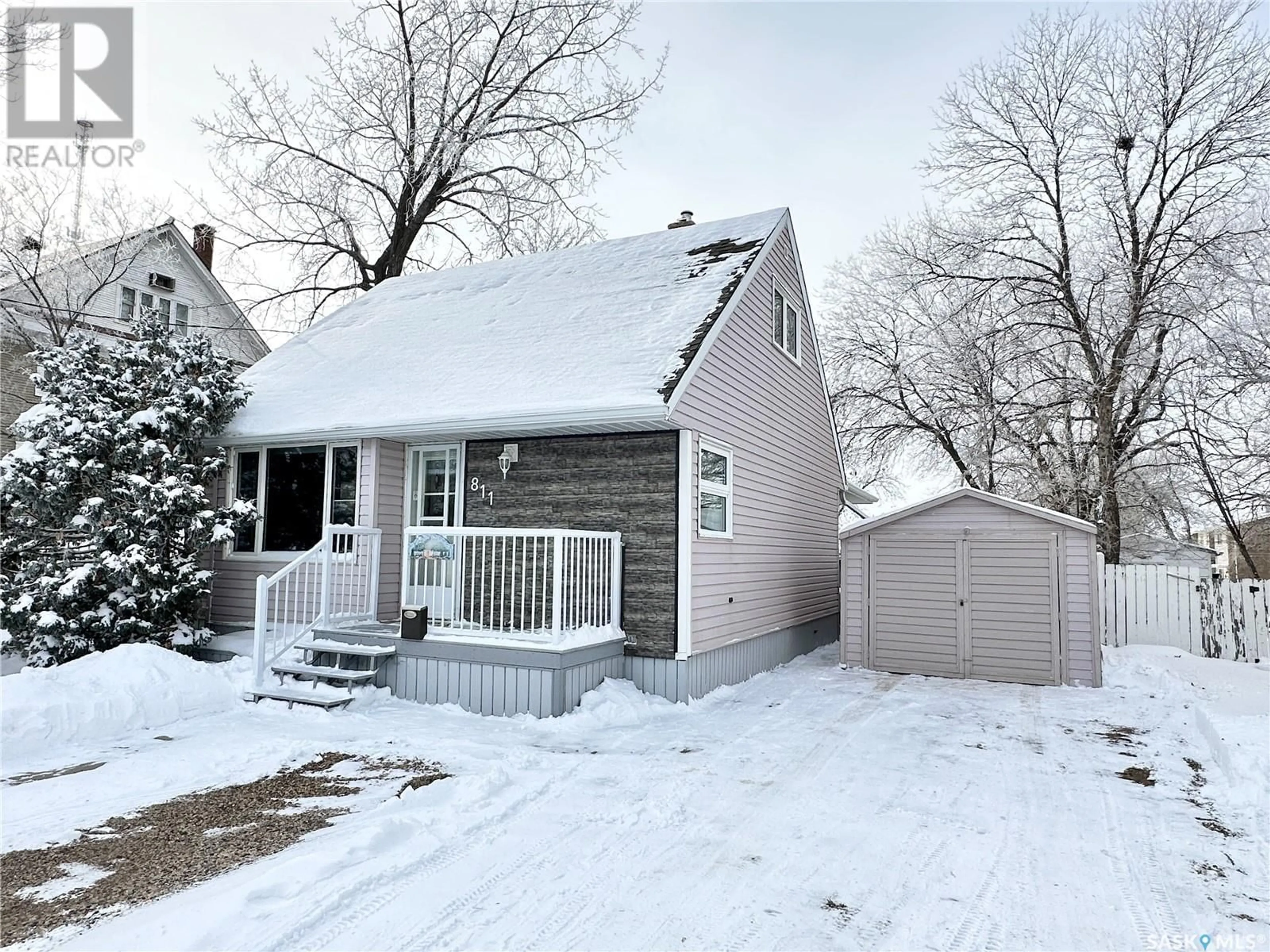 Frontside or backside of a home, cottage for 811 4th STREET S, Weyburn Saskatchewan S4H2G4