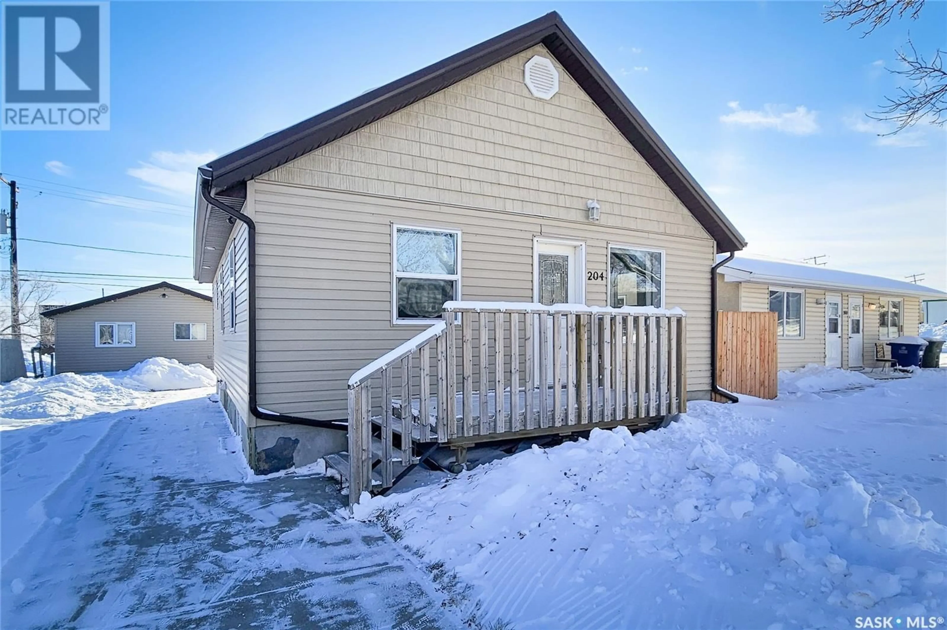 A pic from exterior of the house or condo, cottage for 204 1st AVENUE E, Rosetown Saskatchewan S0L2V0