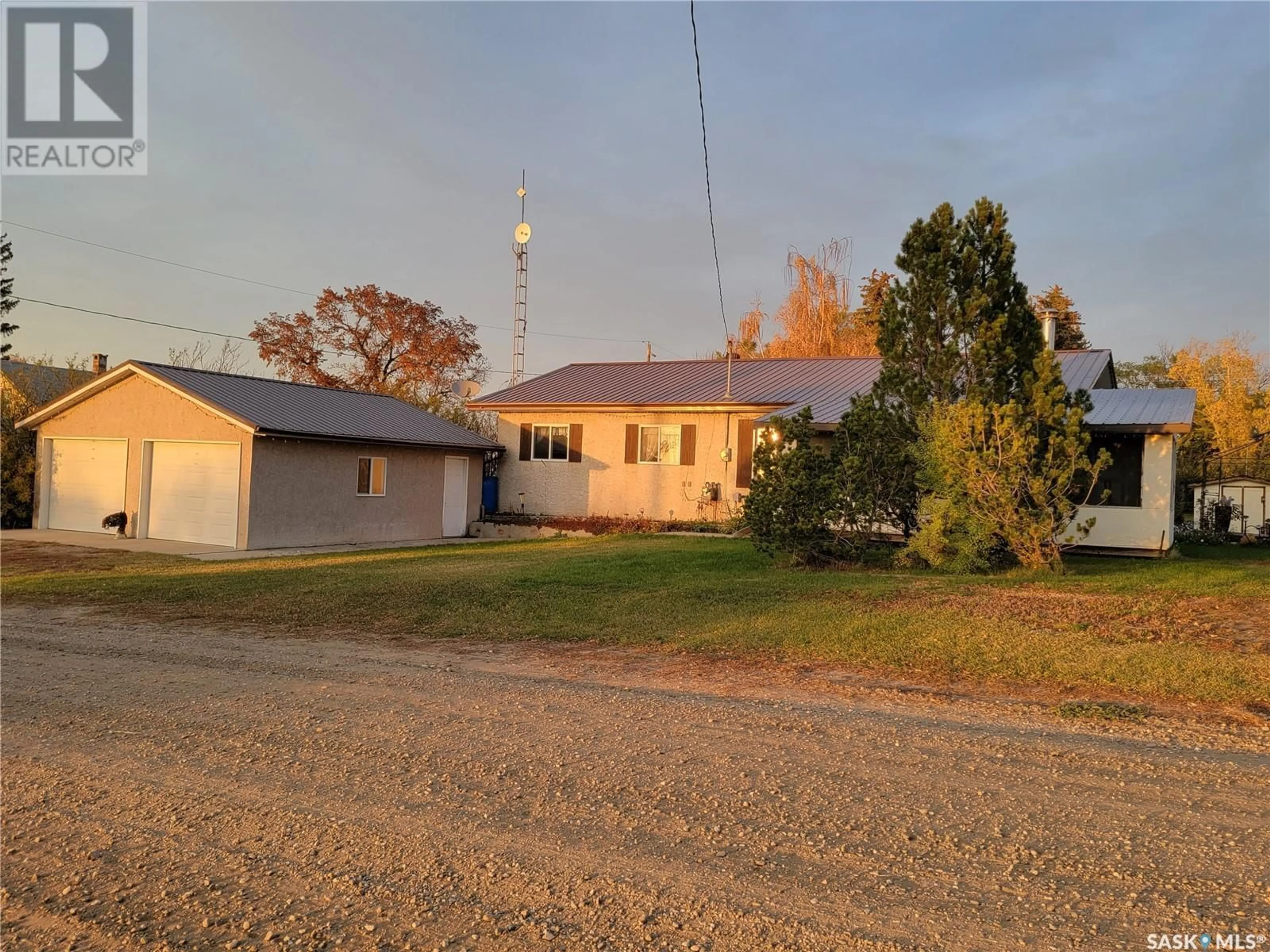 Frontside or backside of a home, the street view for 24 - 25 Leicester STREET, Evesham Saskatchewan S0L1B0