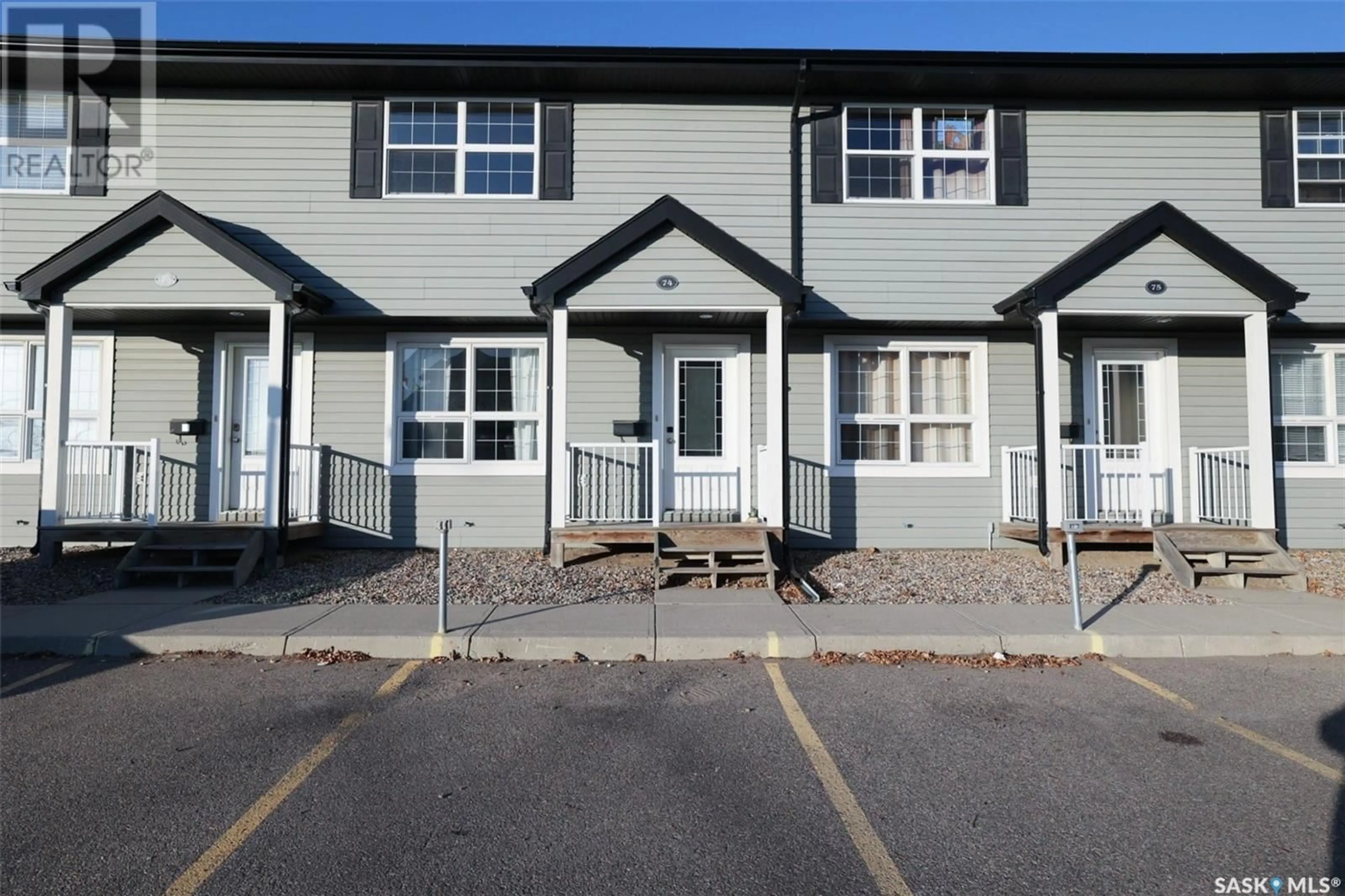 A pic from exterior of the house or condo, the front or back of building for 74 4500 Child AVENUE, Regina Saskatchewan S4X0B1