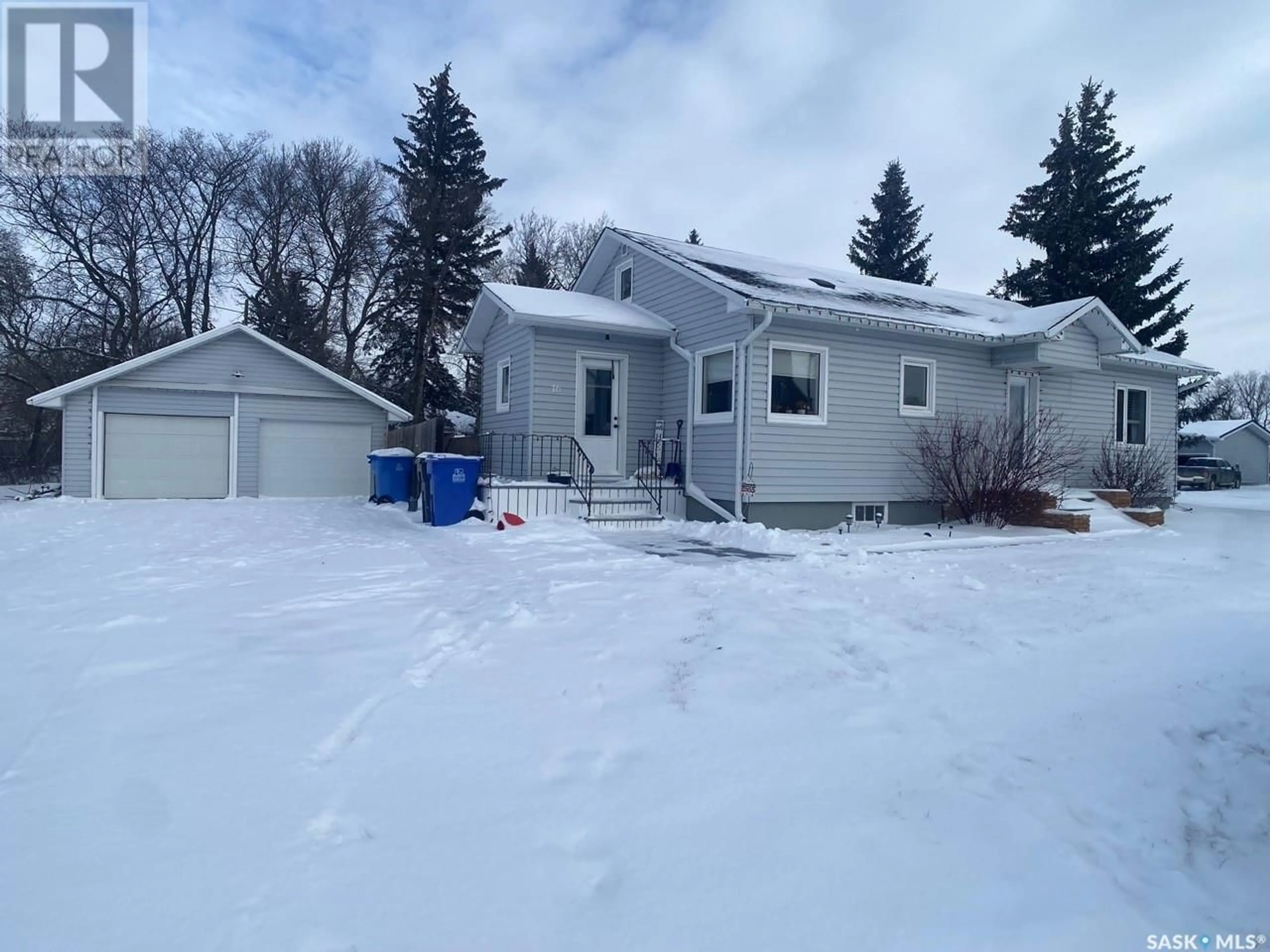 Frontside or backside of a home, the street view for 16 Woodhams AVENUE, Fillmore Saskatchewan S0G1N0