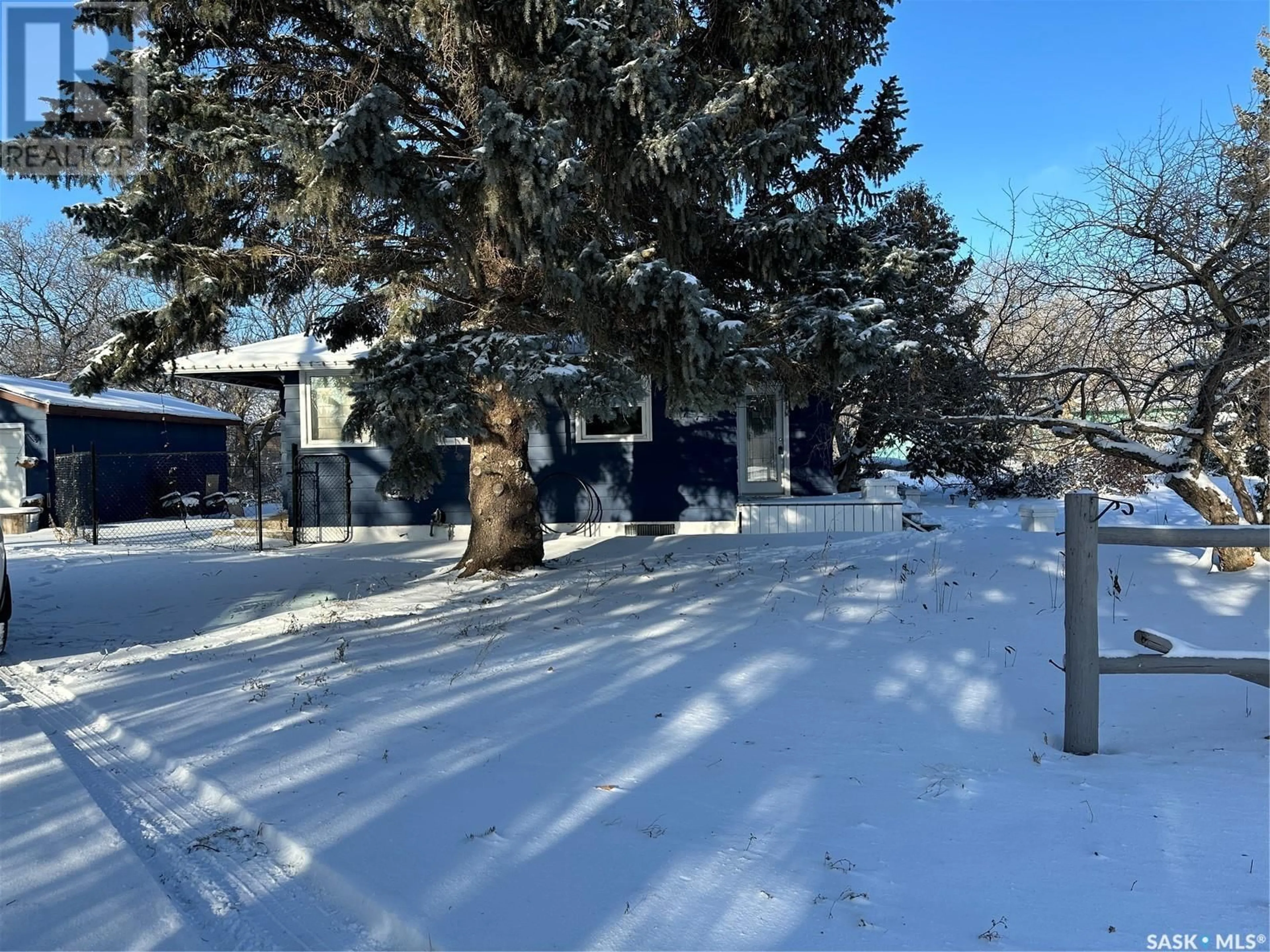 A pic from exterior of the house or condo, the street view for 62 Wilkin STREET, Fillmore Saskatchewan S0G1N0