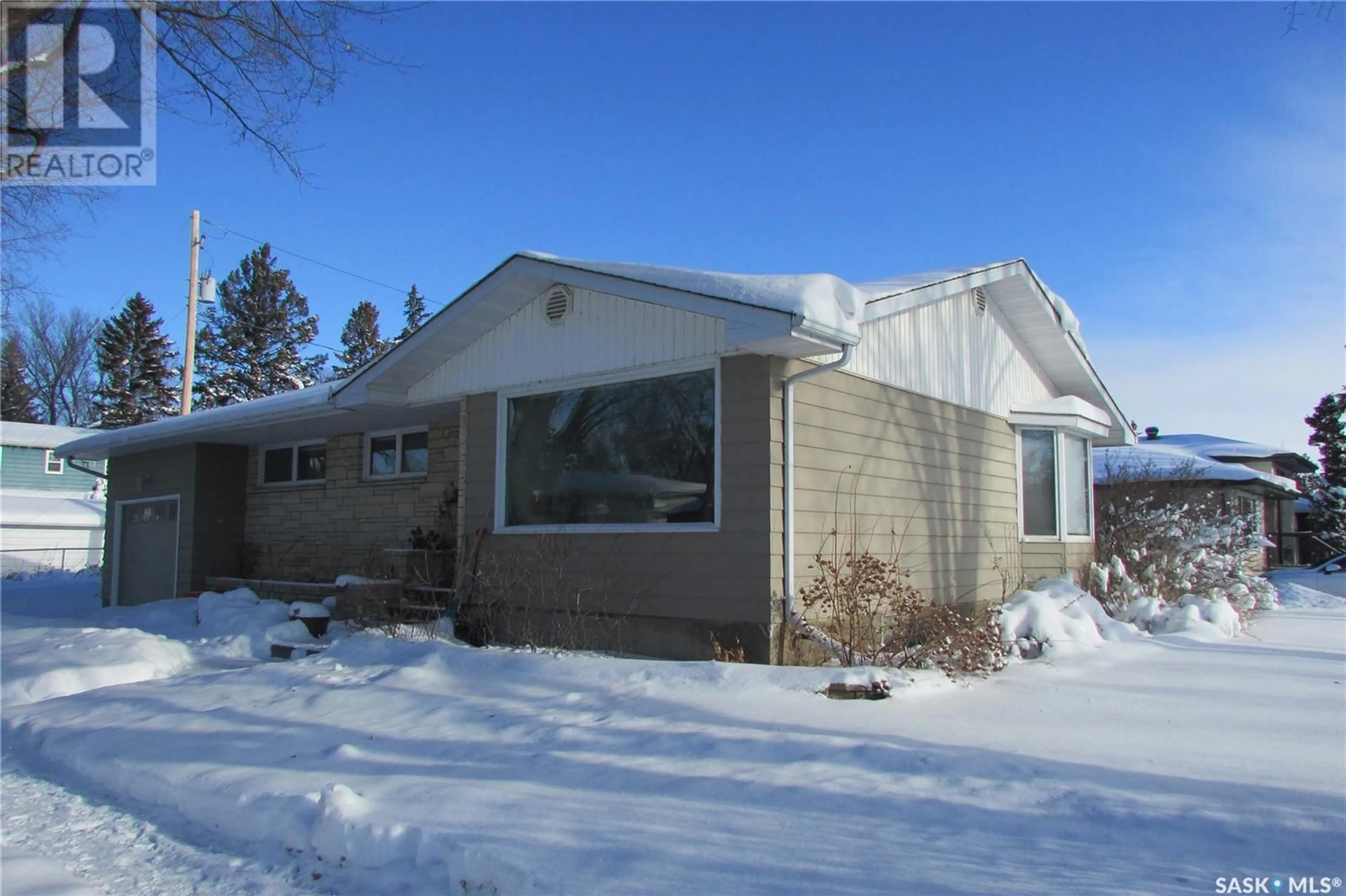 A pic from exterior of the house or condo, the front or back of building for 55 Newlands STREET, Regina Saskatchewan S4S3S2