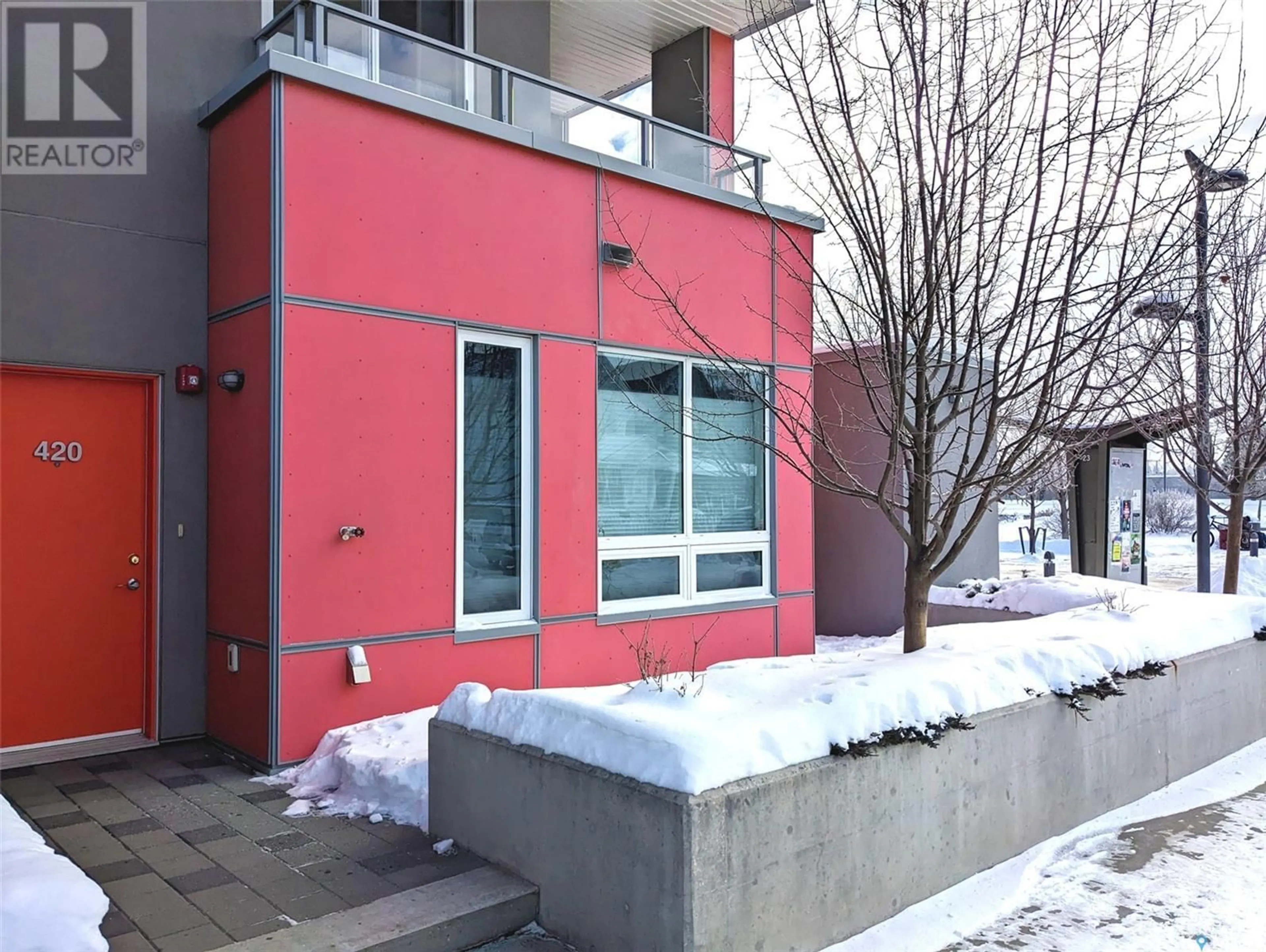 A pic from exterior of the house or condo, the front or back of building for 420 C AVENUE S, Saskatoon Saskatchewan S7M5N7