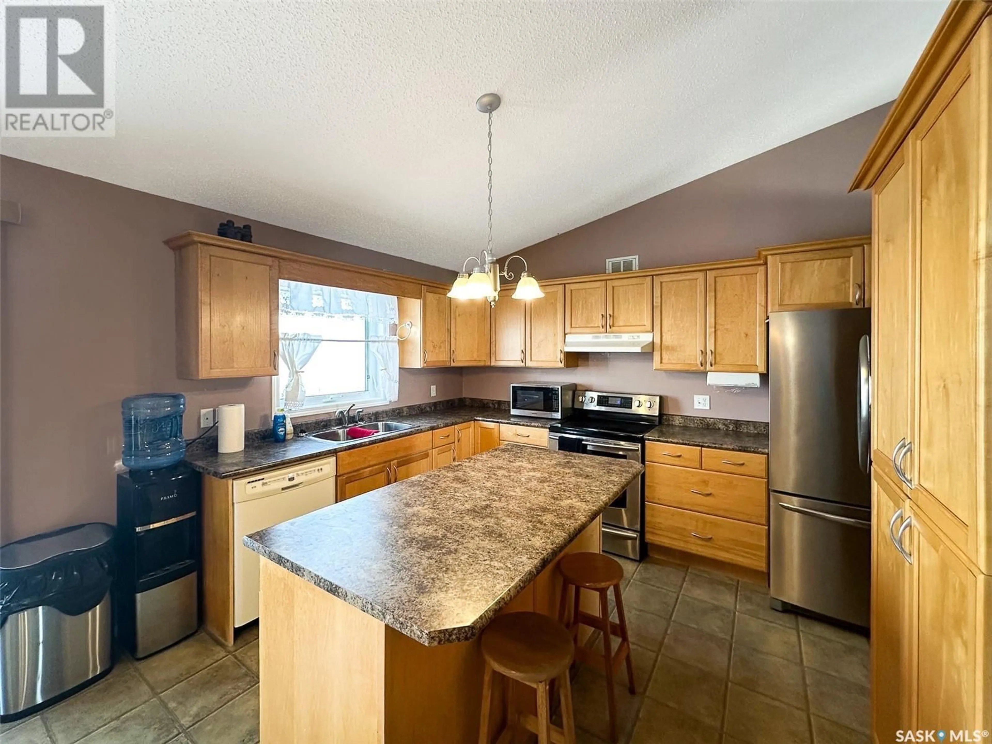 Open concept kitchen for Chaplin Acreage with 3 quarters Lease La, Chaplin Rm No. 164 Saskatchewan S0H0V0