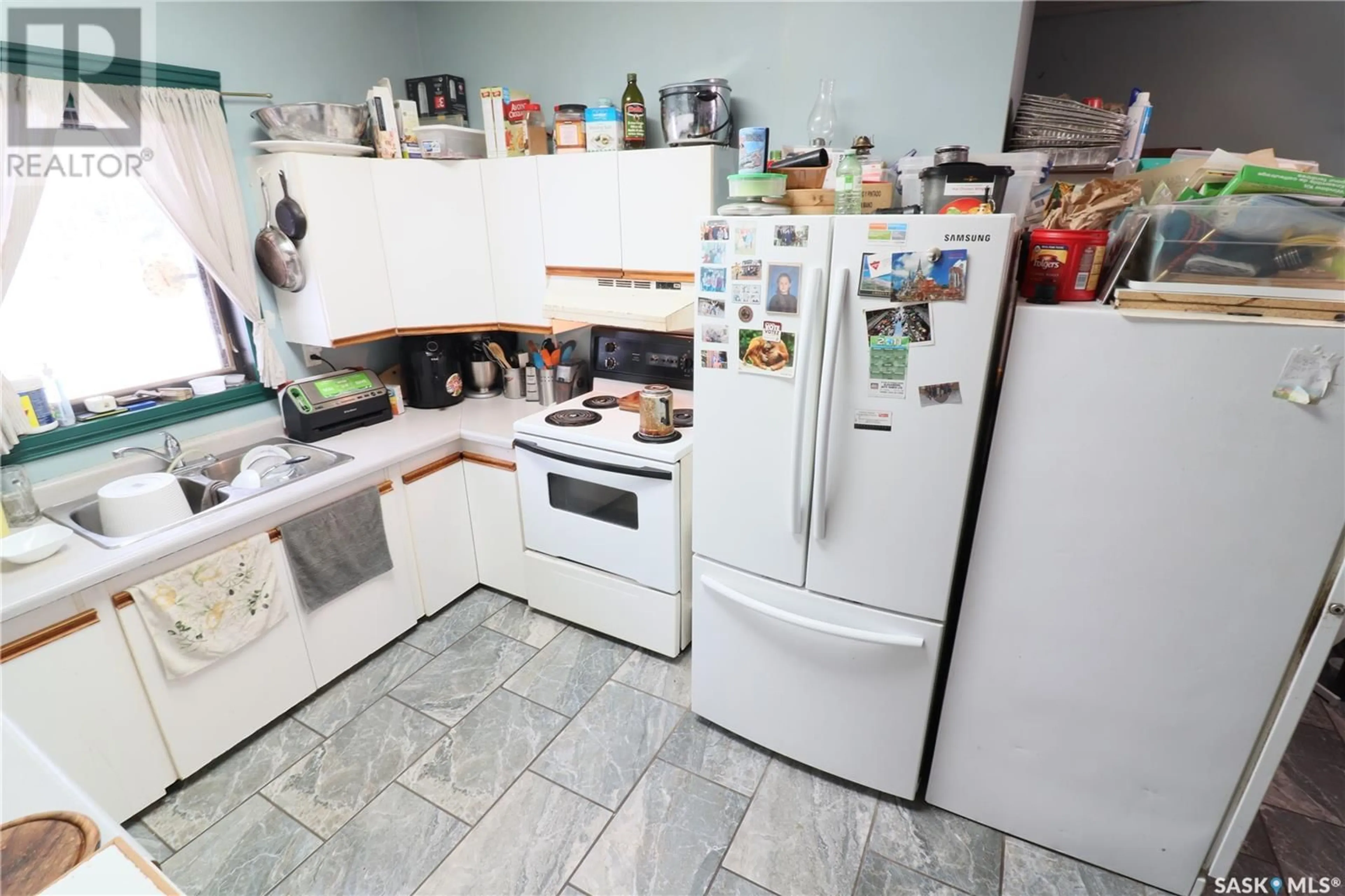 Standard kitchen, unknown for 2000 MOODY DRIVE, Denare Beach Saskatchewan S0P0B0