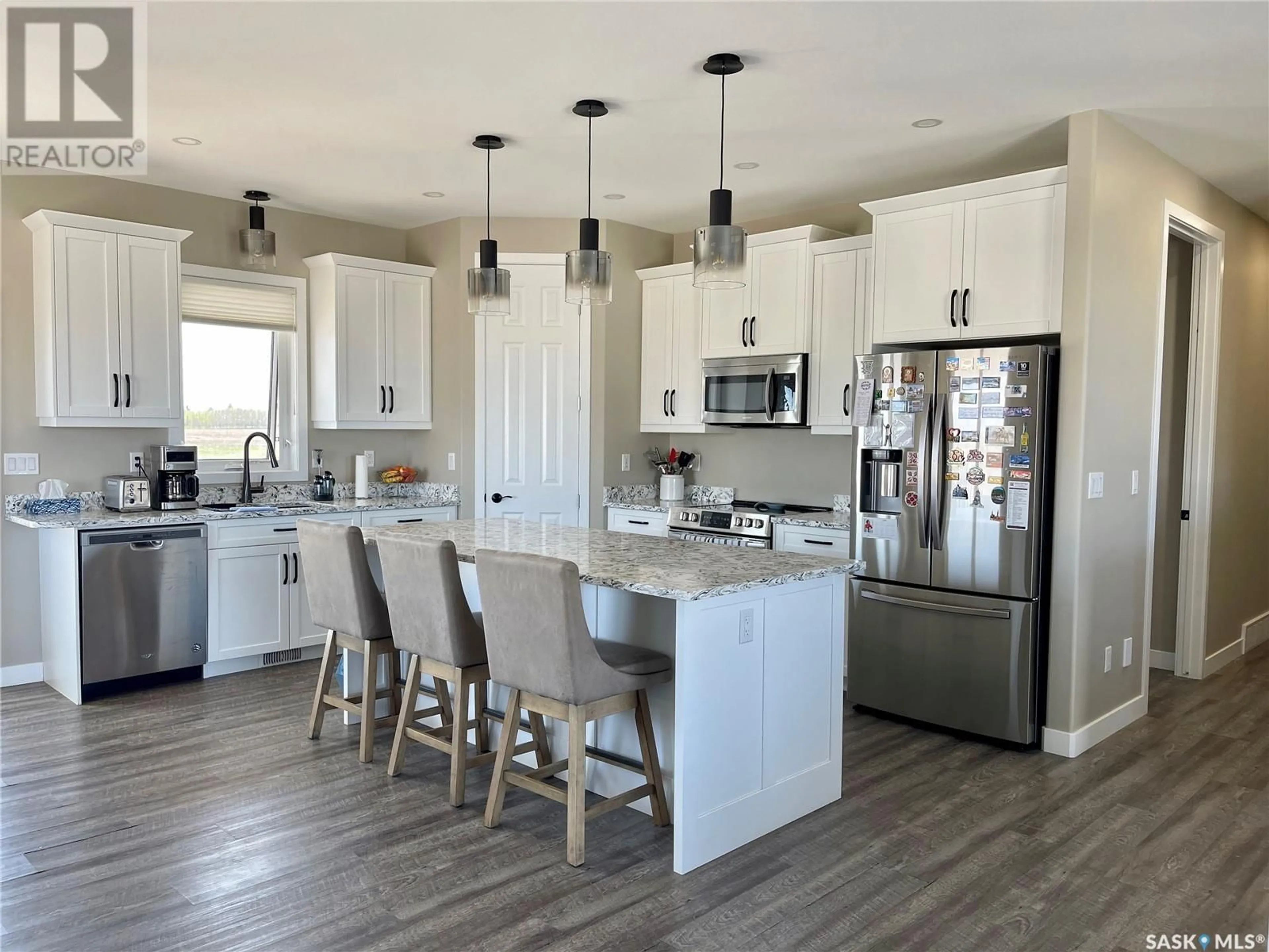 Open concept kitchen for 834 1ST AVENUE N, Warman Saskatchewan S0K4S0