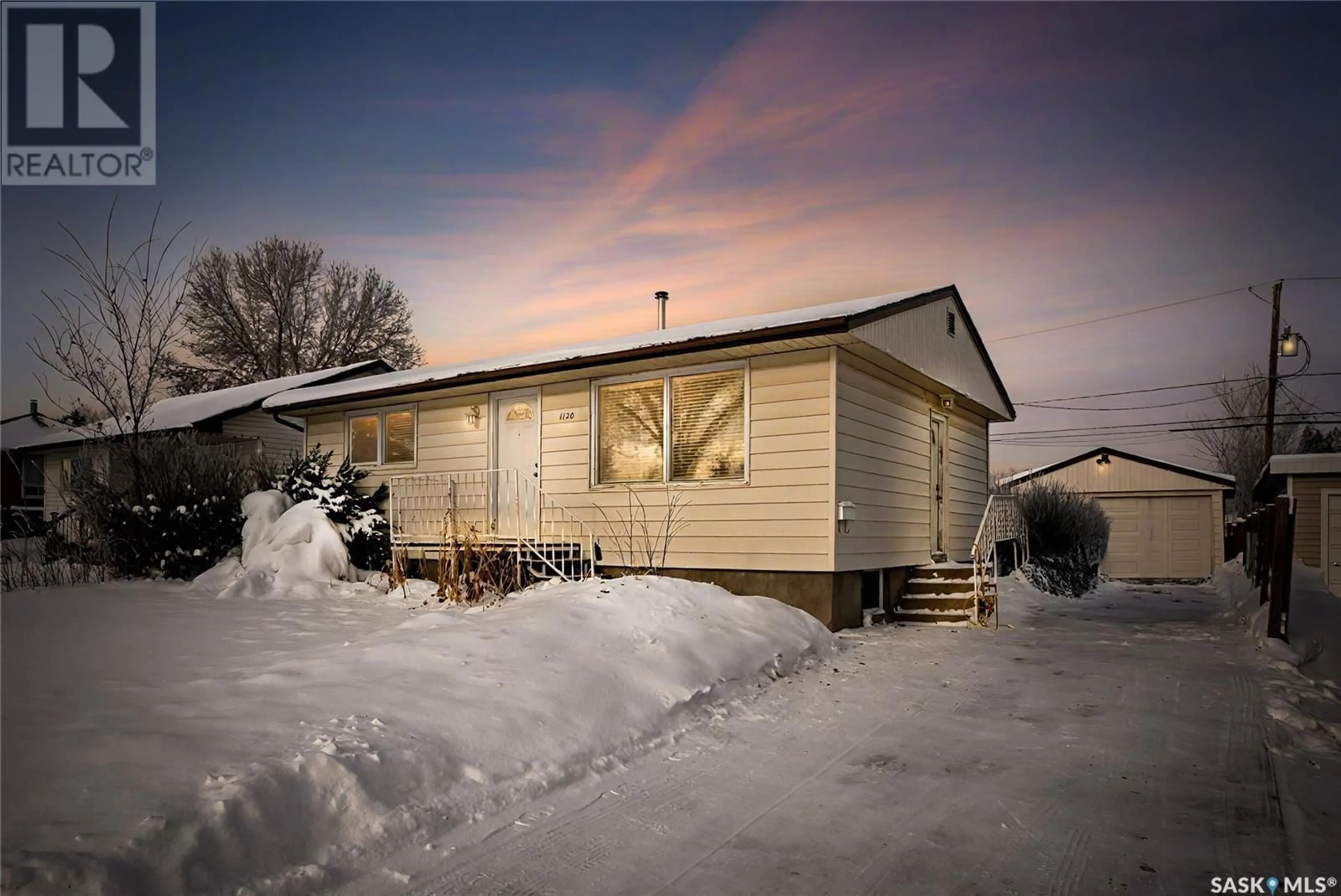 A pic from exterior of the house or condo, cottage for 1120 Montgomery STREET, Moose Jaw Saskatchewan S6H2X3