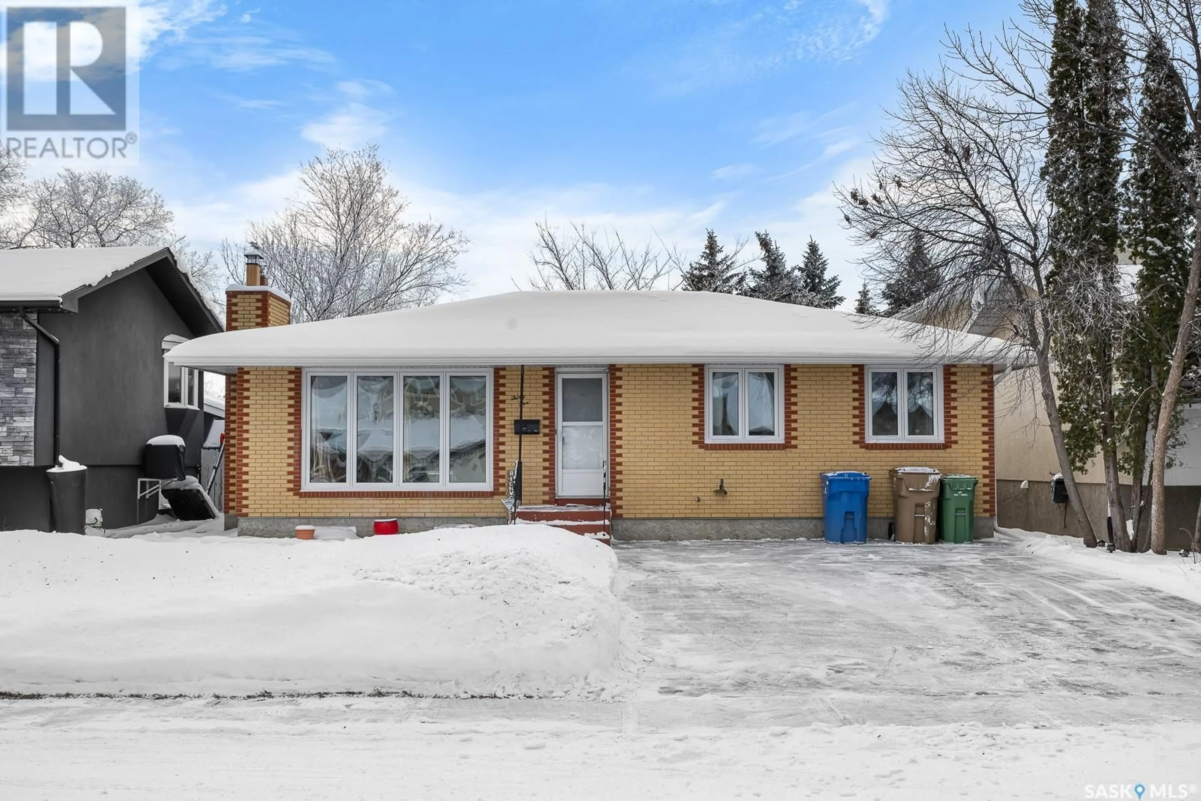 Frontside or backside of a home, cottage for 35 Hawkes AVENUE, Regina Saskatchewan S4X1B3