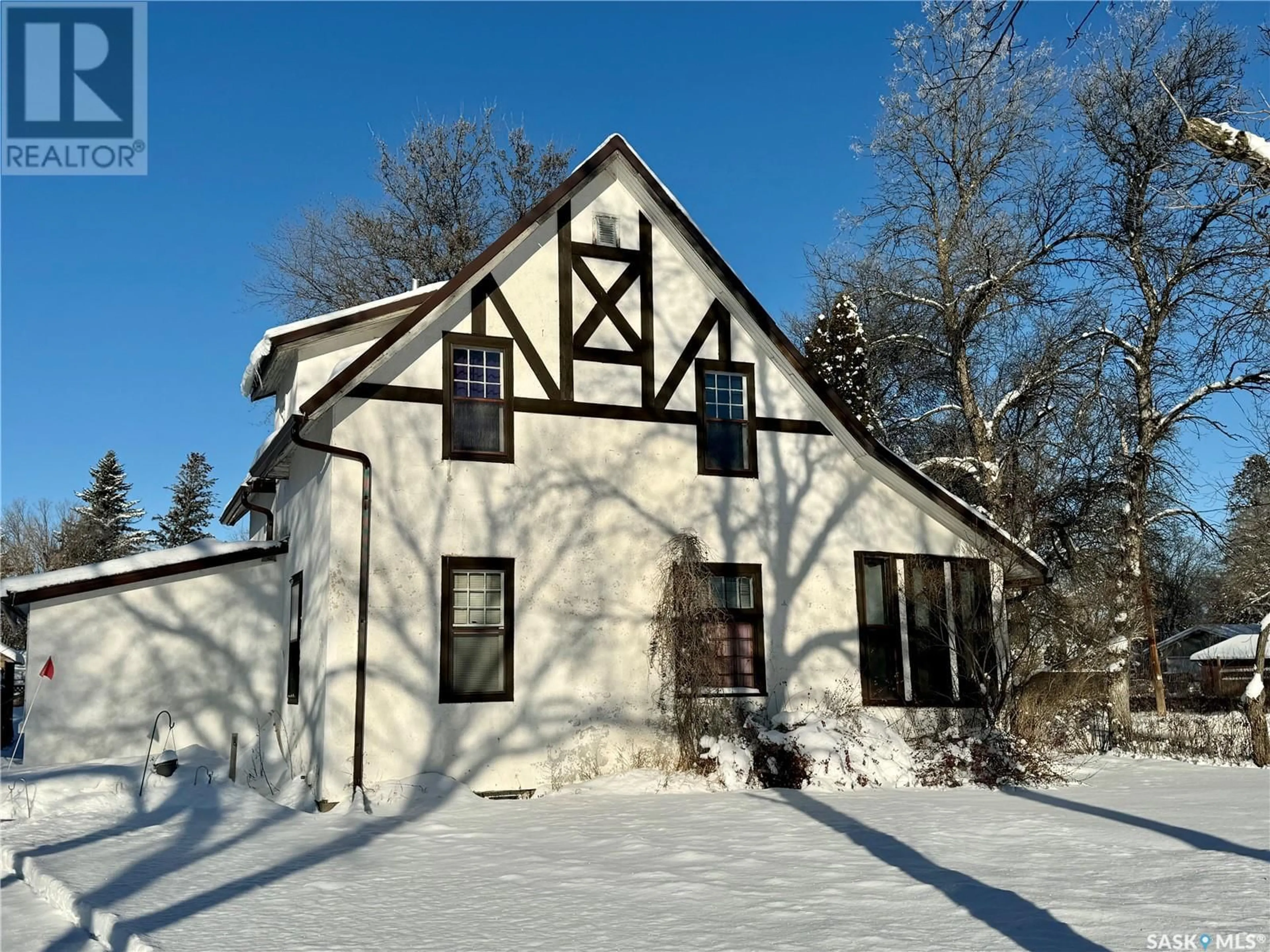 Home with vinyl exterior material, building for 40 MELROSE AVENUE, Yorkton Saskatchewan S3N1Y8