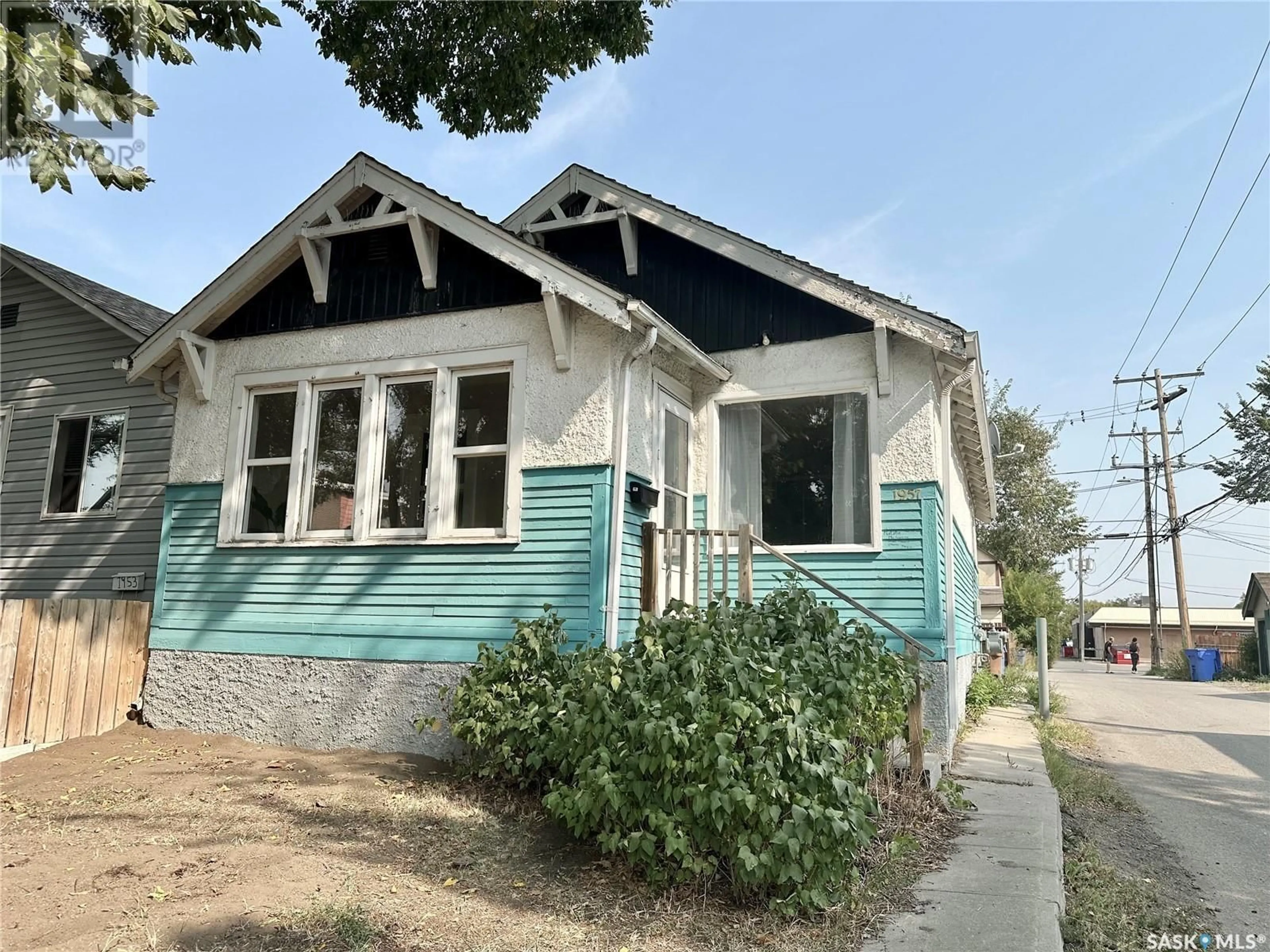 Frontside or backside of a home, cottage for 1957 Quebec STREET, Regina Saskatchewan S4P1J8