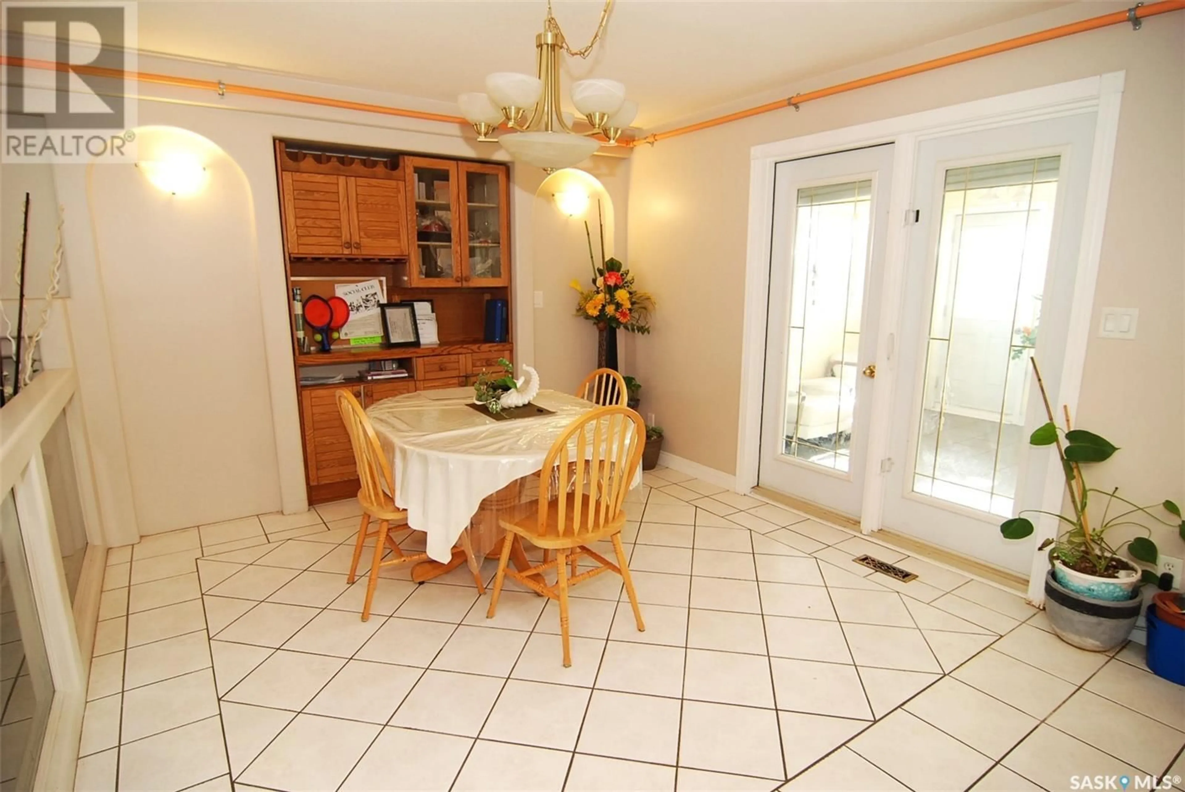 Dining room, ceramic floors, cottage for 2915 37th STREET W, Saskatoon Saskatchewan S7L7H8