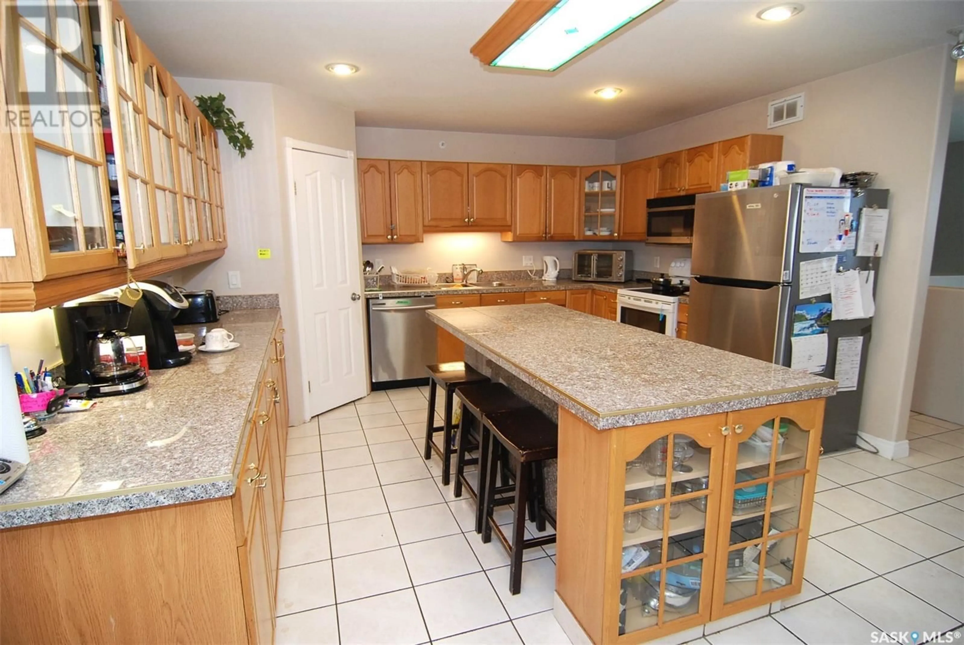 Kitchen, ceramic floors, cottage for 2915 37th STREET W, Saskatoon Saskatchewan S7L7H8