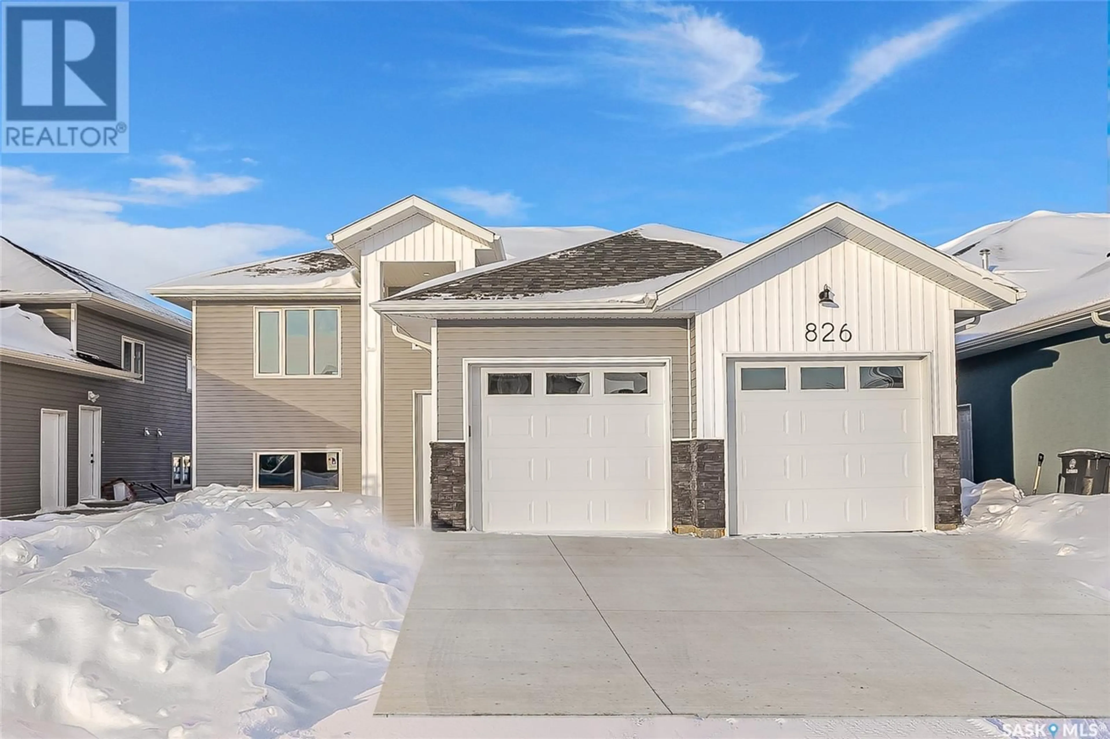 Frontside or backside of a home, the street view for 826 Weir CRESCENT, Warman Saskatchewan S0K4S4