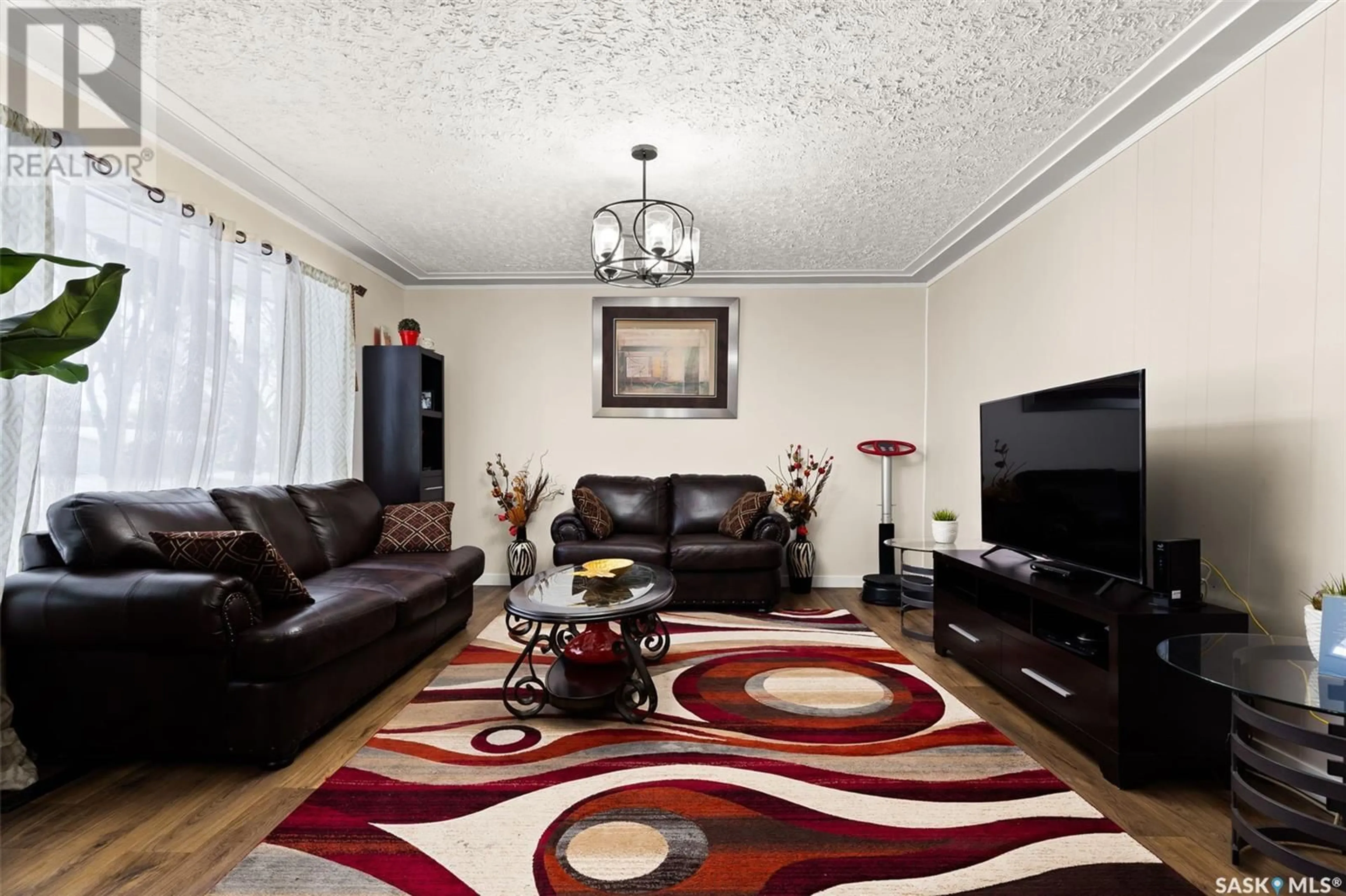 Living room, carpet floors for 1844 Grant DRIVE, Regina Saskatchewan S4S4V4