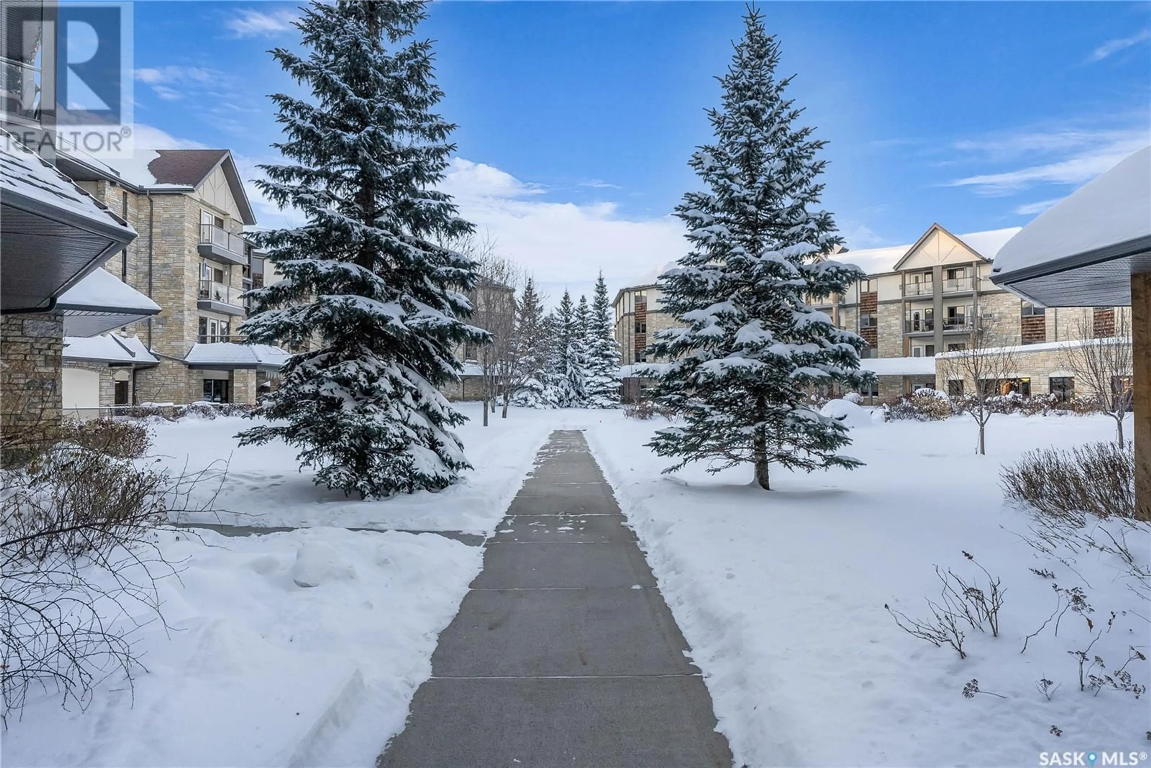 A pic from exterior of the house or condo, the street view for 209 1622 Acadia DRIVE, Saskatoon Saskatchewan S7H5H7