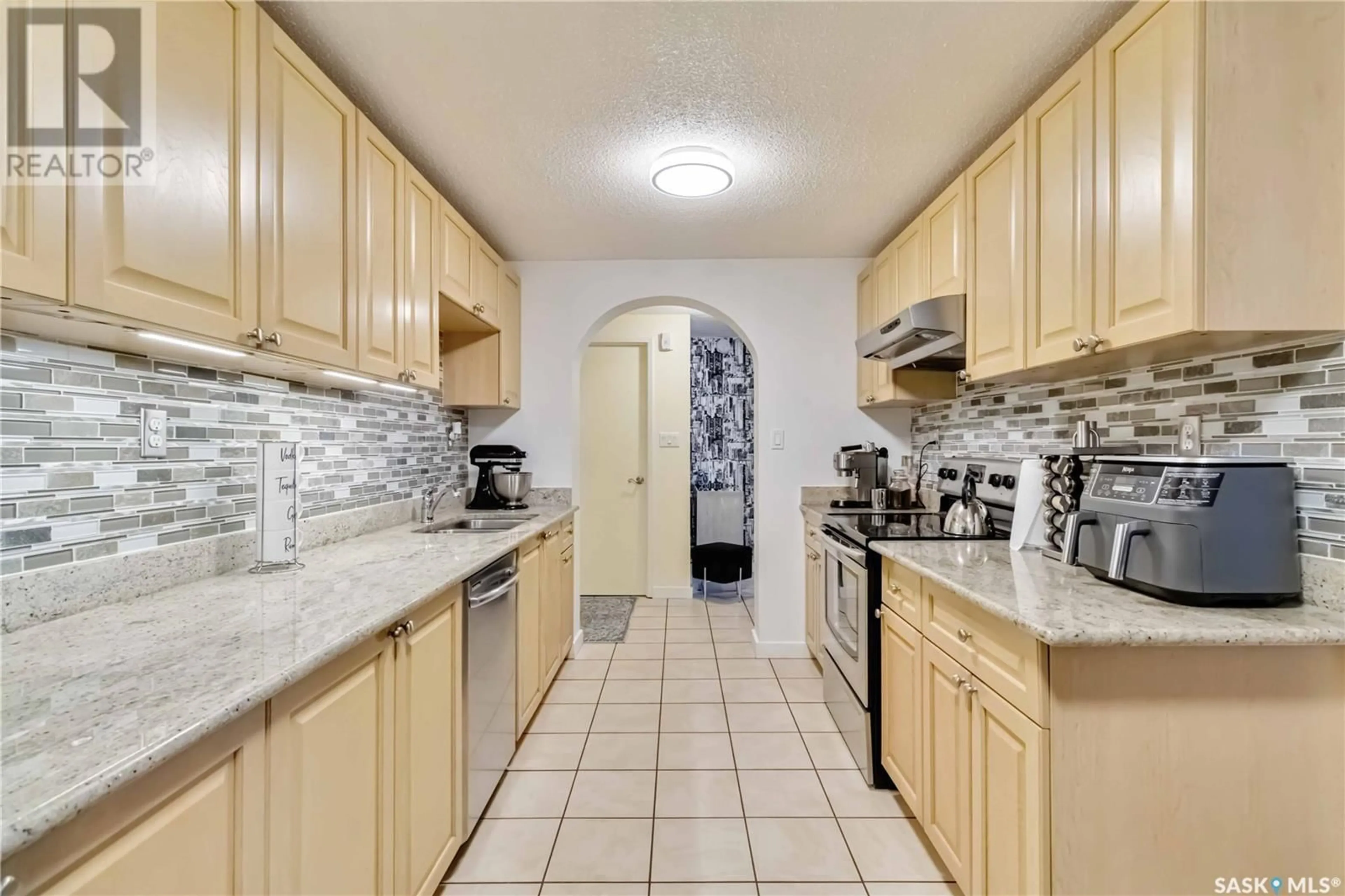 Kitchen, ceramic floors, cottage for 28 2707 7th STREET E, Saskatoon Saskatchewan S7H1A7