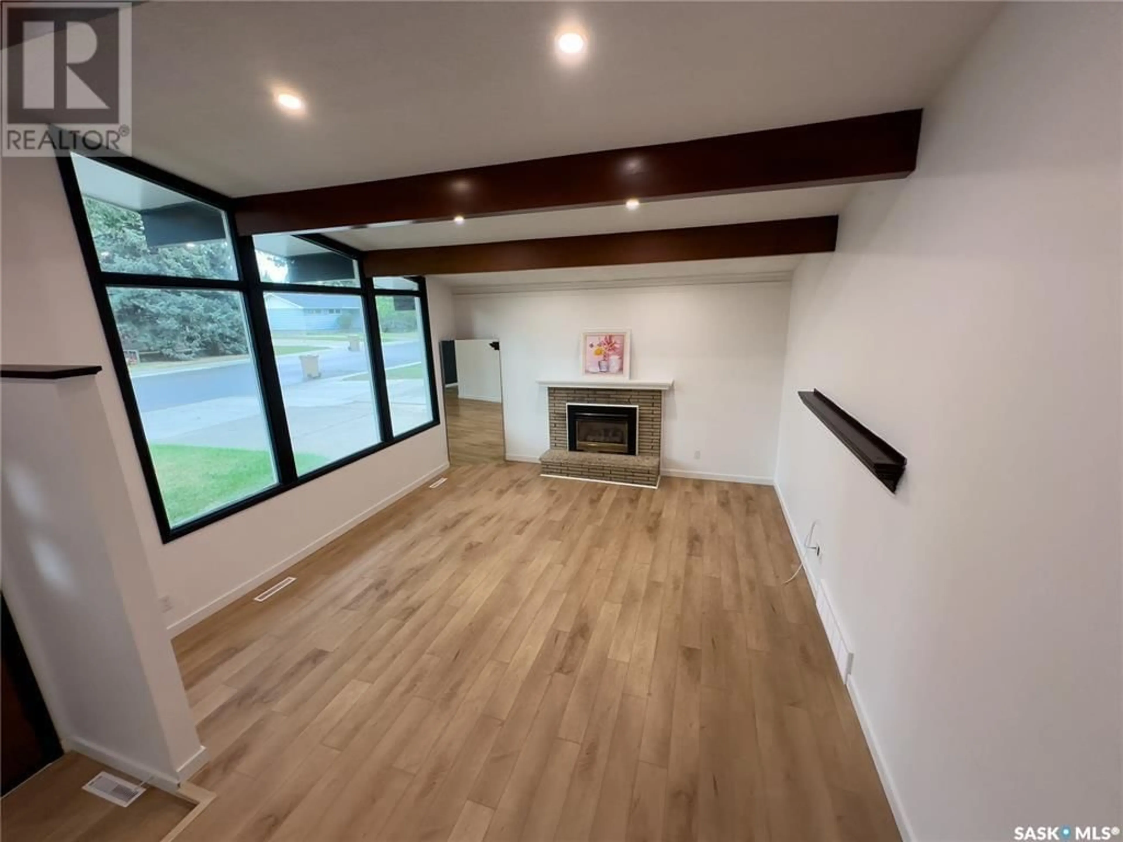 A pic of a room, wood floors for 177 Procter PLACE, Regina Saskatchewan S4S4G2