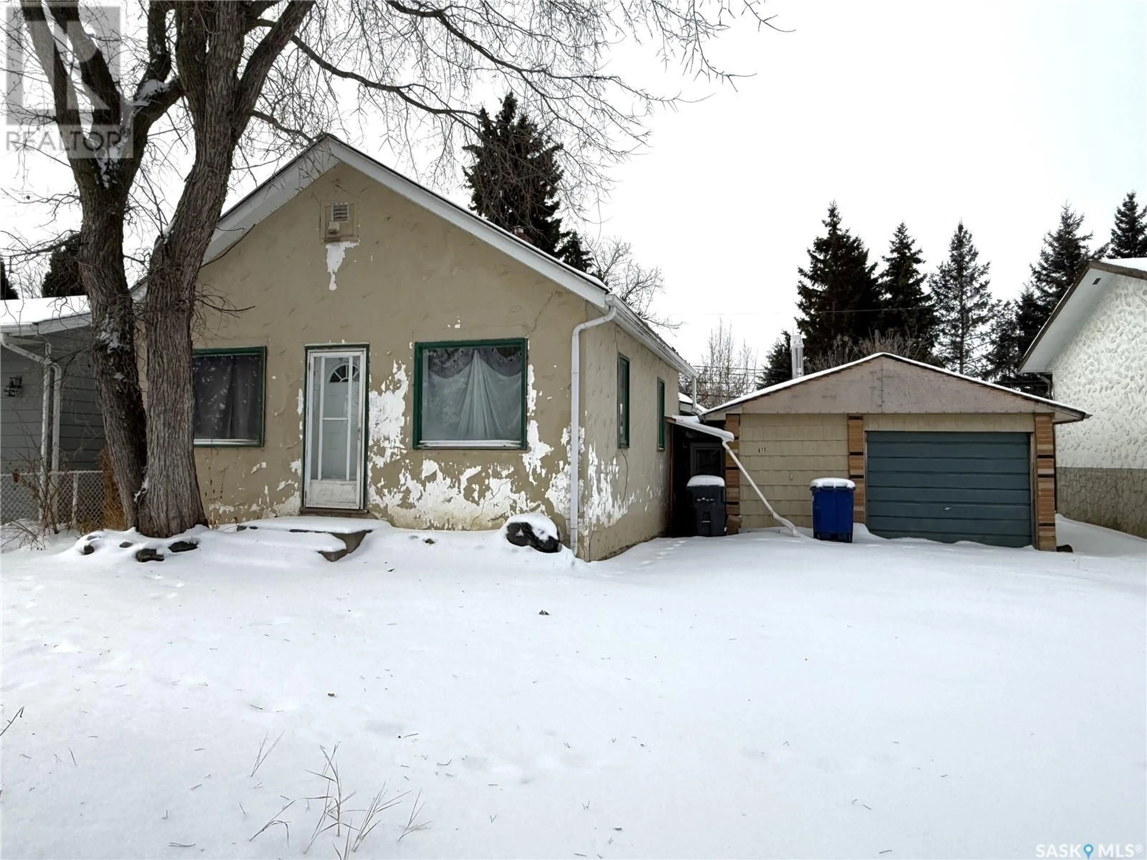 Frontside or backside of a home, cottage for 615 2nd STREET W, Meadow Lake Saskatchewan S9X1E6