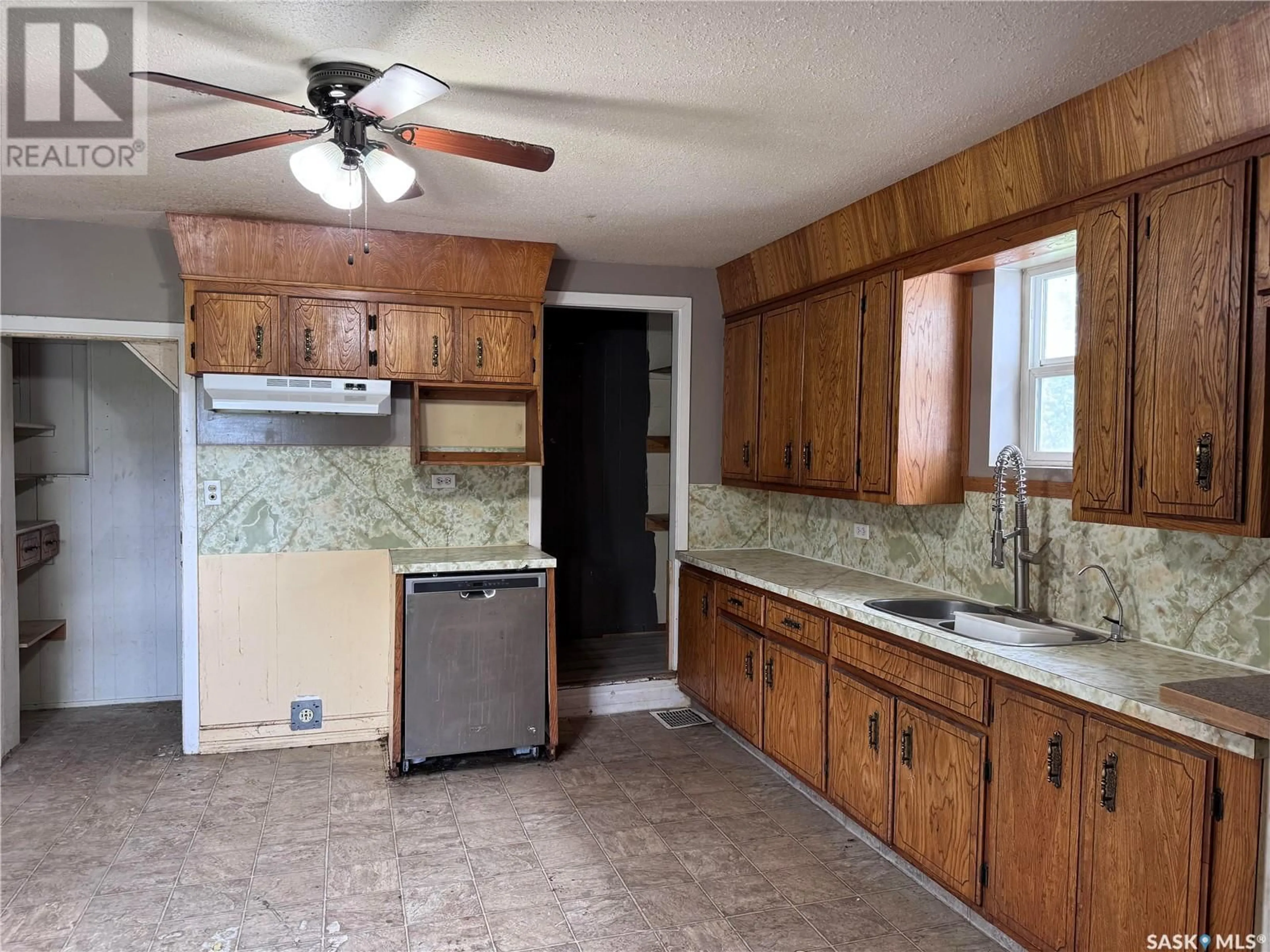 Kitchen, wood floors, cottage for Spalding Acreage, Spalding Rm No. 368 Saskatchewan S0K4C0