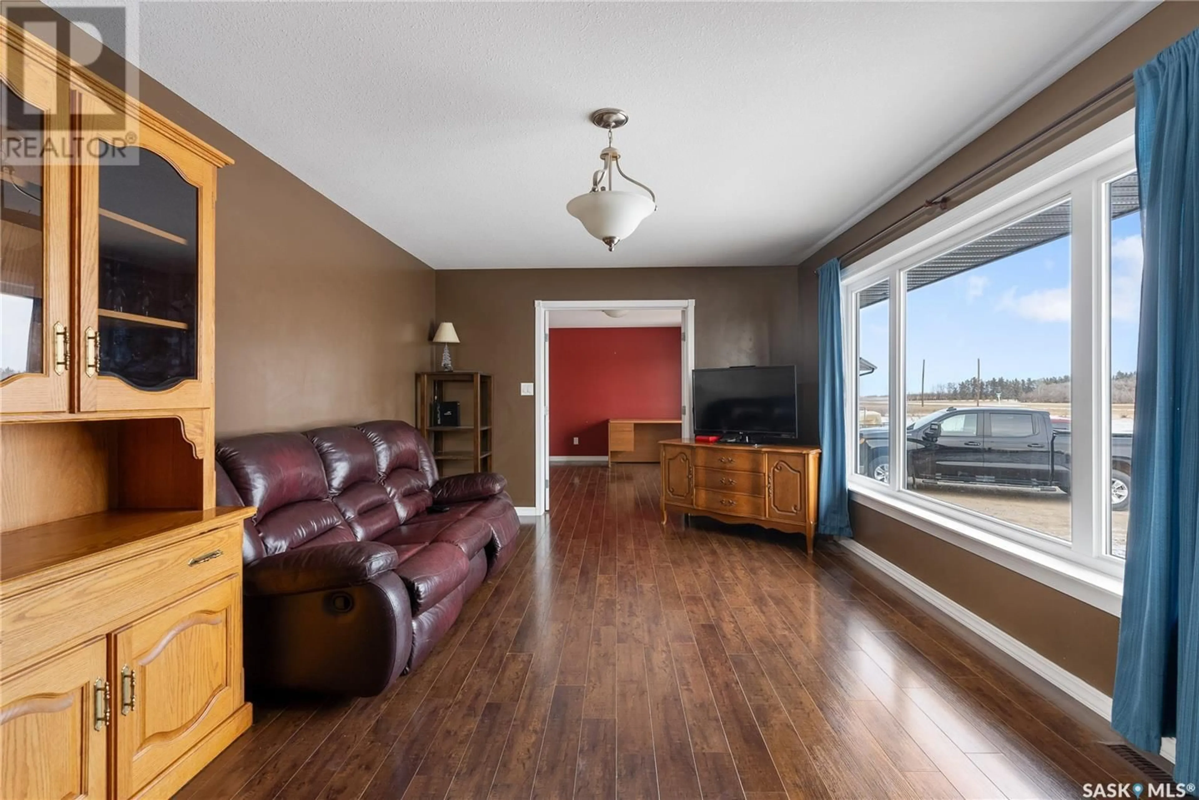 Living room, wood floors for Williams Acreage, Laird Rm No. 404 Saskatchewan S0K1Z0