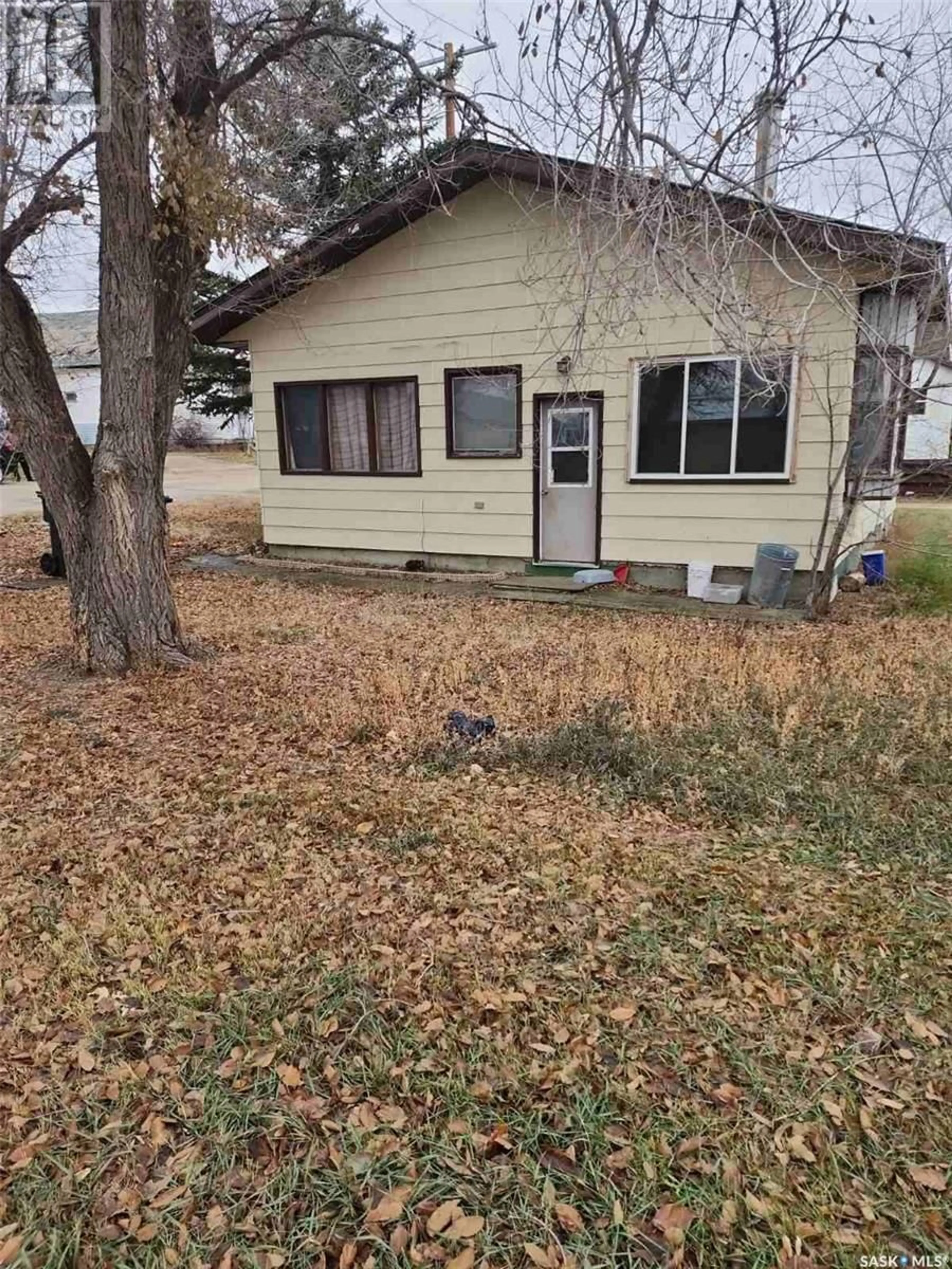 Frontside or backside of a home, cottage for 120 2nd AVENUE W, Bengough Saskatchewan S0C0K0