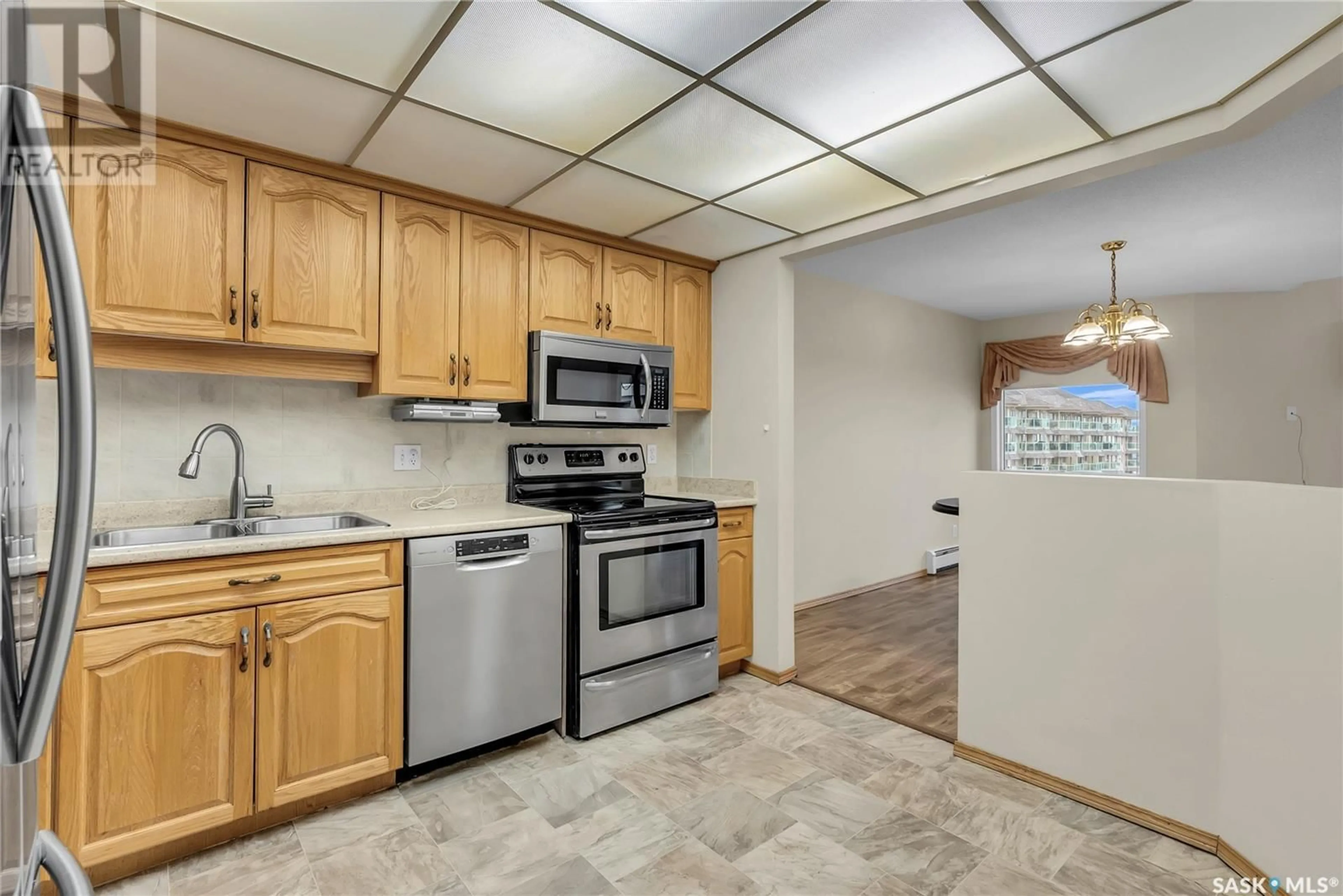 Standard kitchen, wood floors, cottage for 337 2301 Adelaide STREET E, Saskatoon Saskatchewan S7J0J6