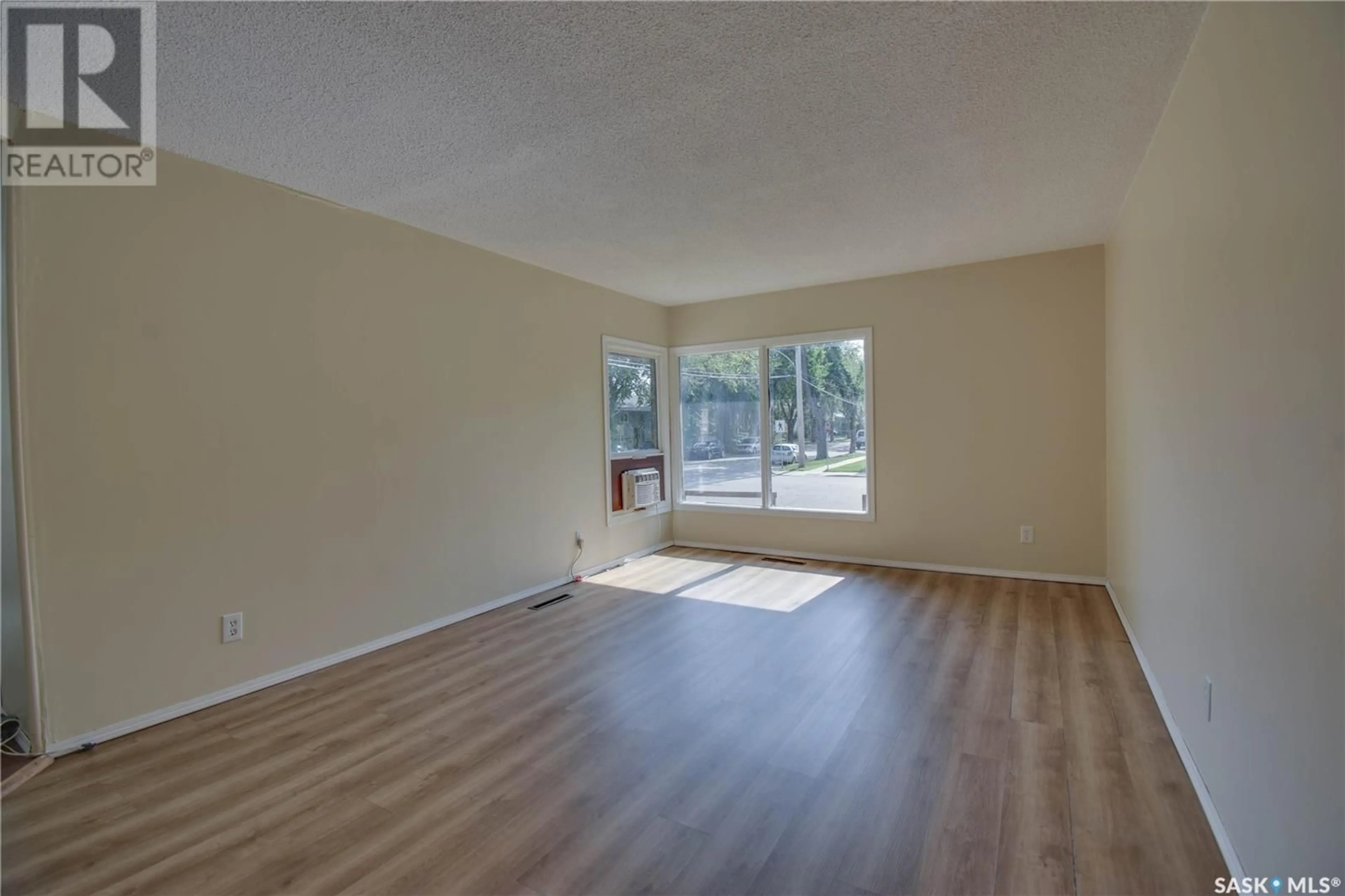 A pic of a room, wood floors for 601 Hilliard STREET W, Saskatoon Saskatchewan S7M0G3