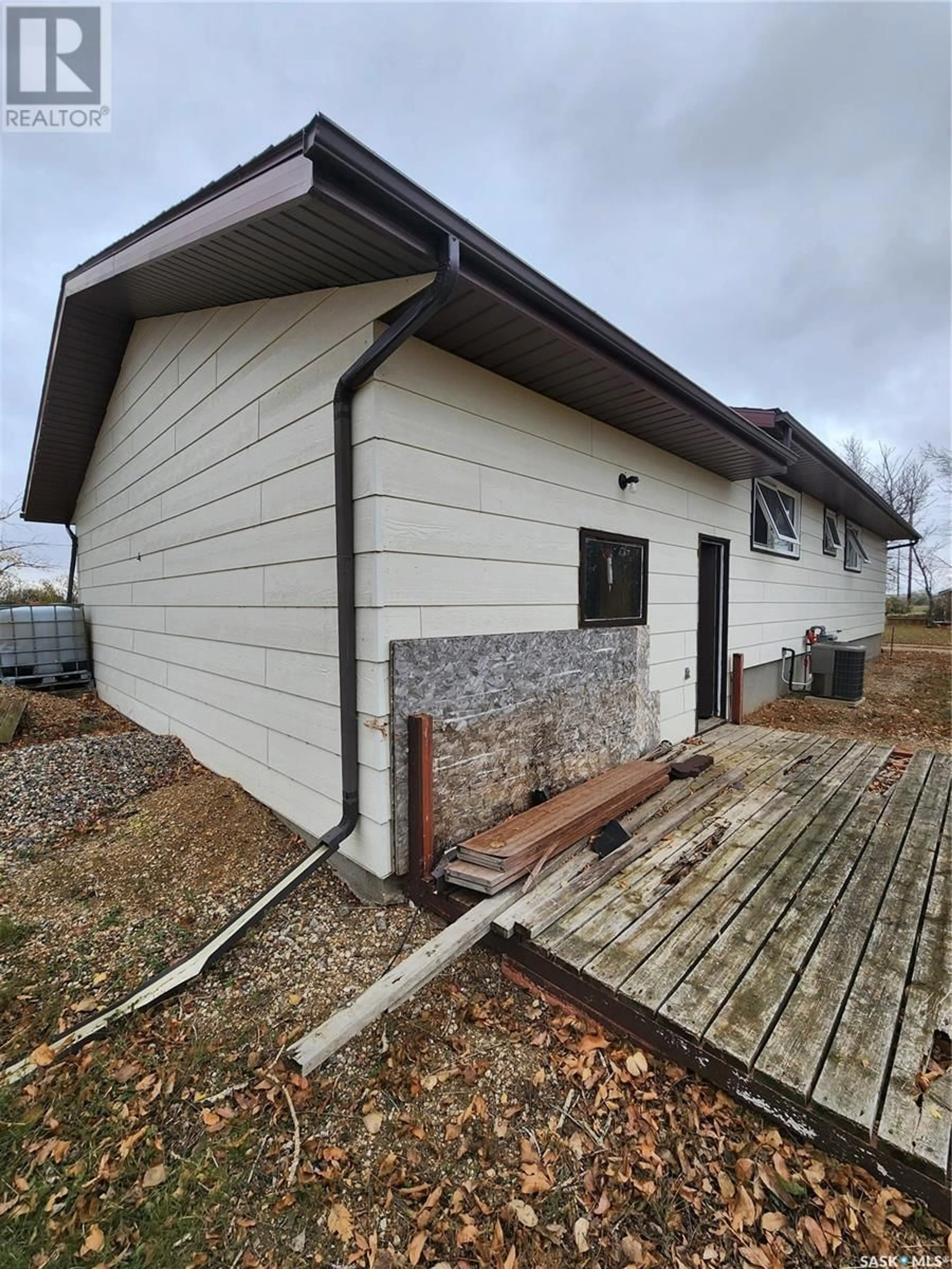 Frontside or backside of a home, cottage for 1 First AVENUE, Oungre Saskatchewan S0C1Z0