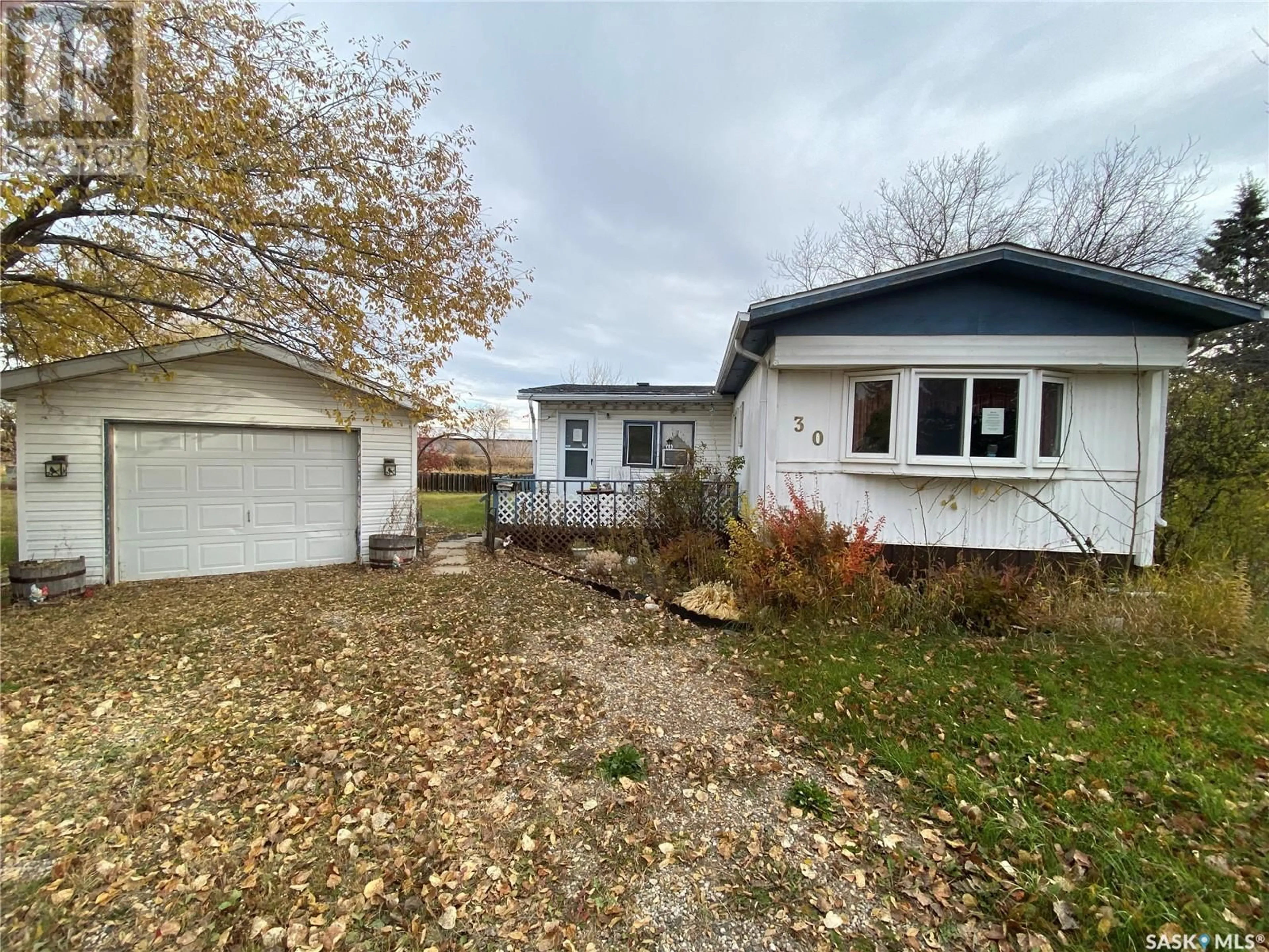 Frontside or backside of a home, cottage for 30 Pinkerton BAY, Yorkton Saskatchewan S3N3C9