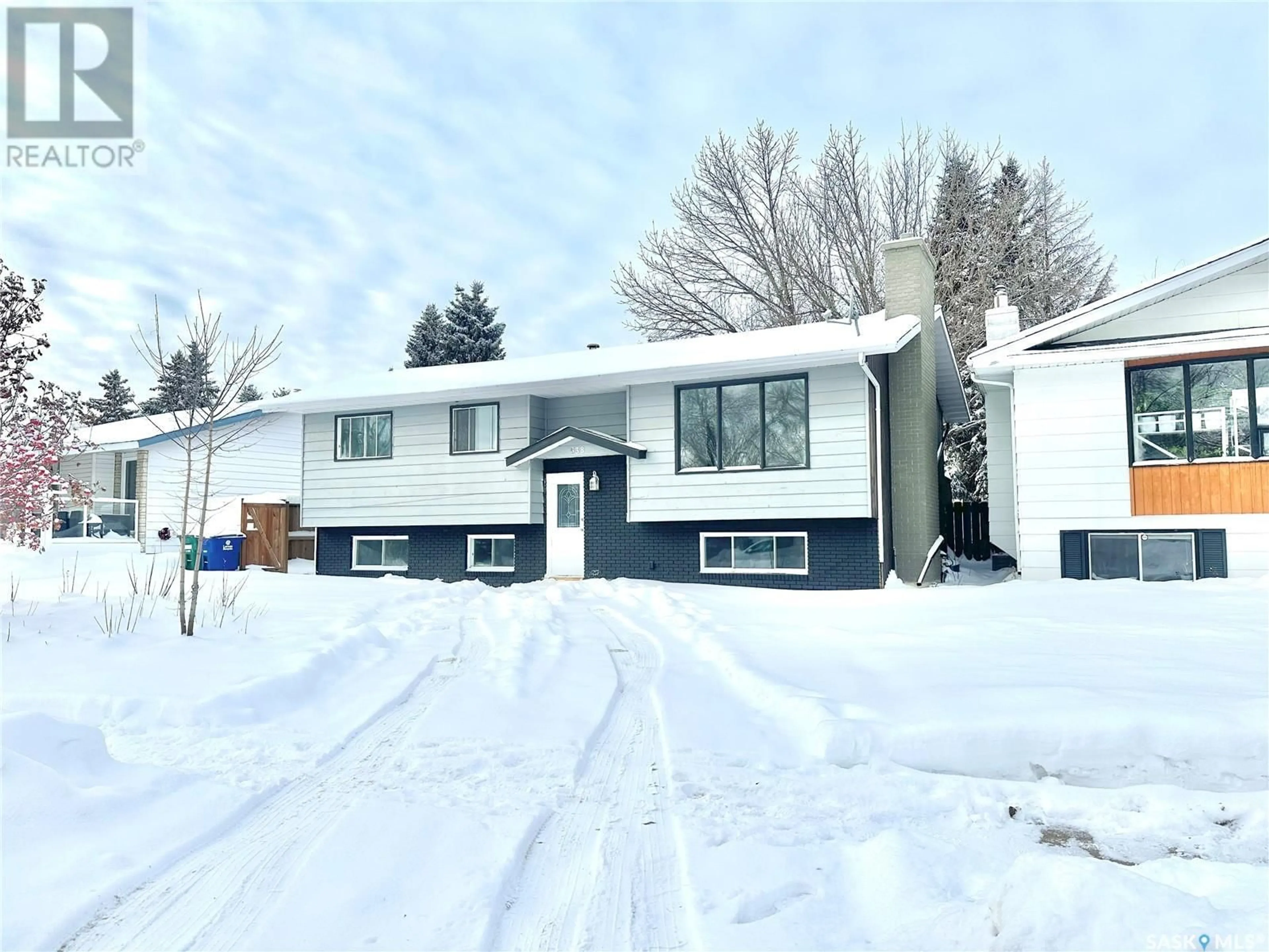 Frontside or backside of a home, the street view for 638 REDBERRY ROAD, Saskatoon Saskatchewan S7K4S5