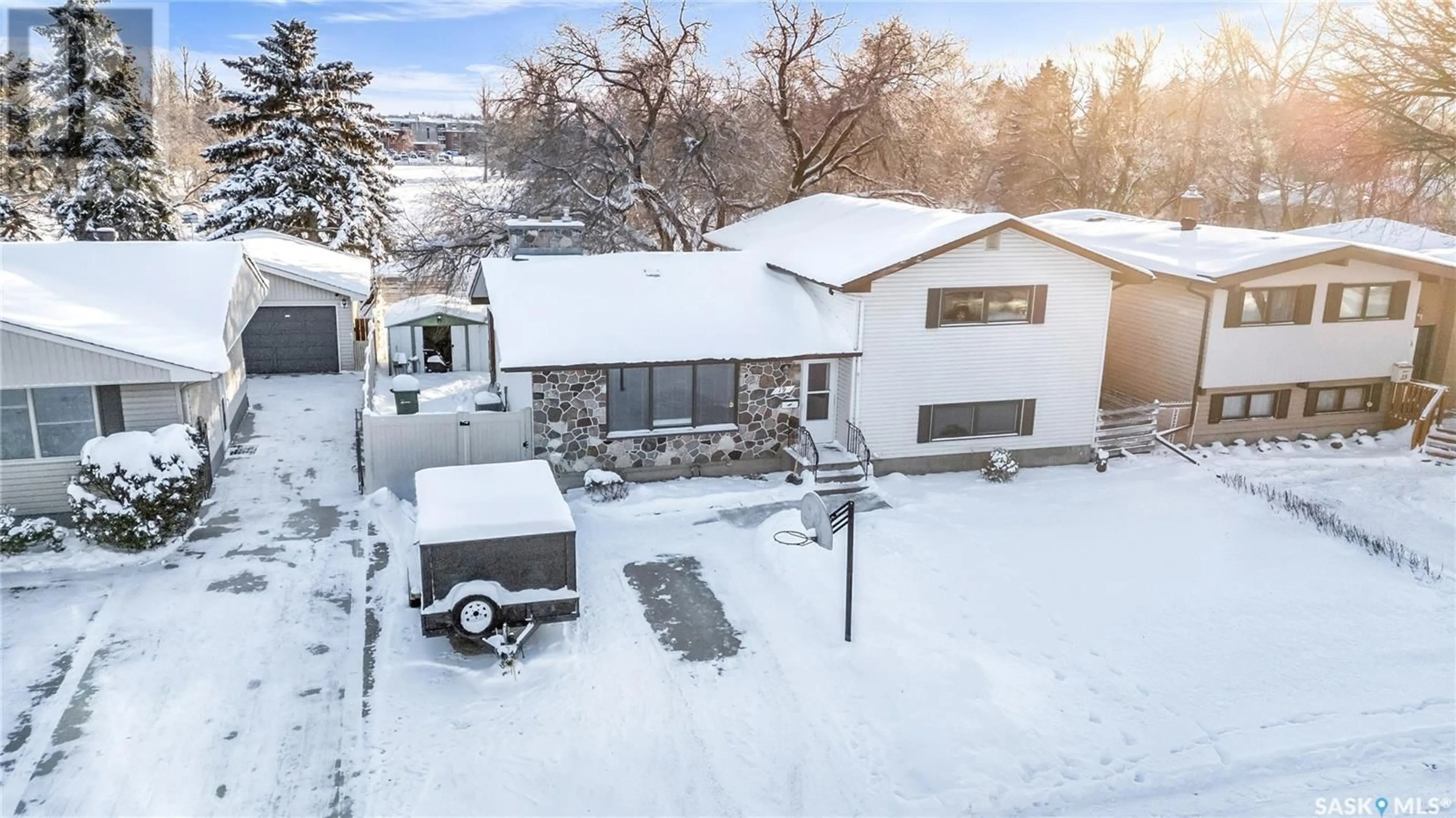 A pic from exterior of the house or condo, the street view for 19 Matheson CRESCENT, Regina Saskatchewan S4R5C3