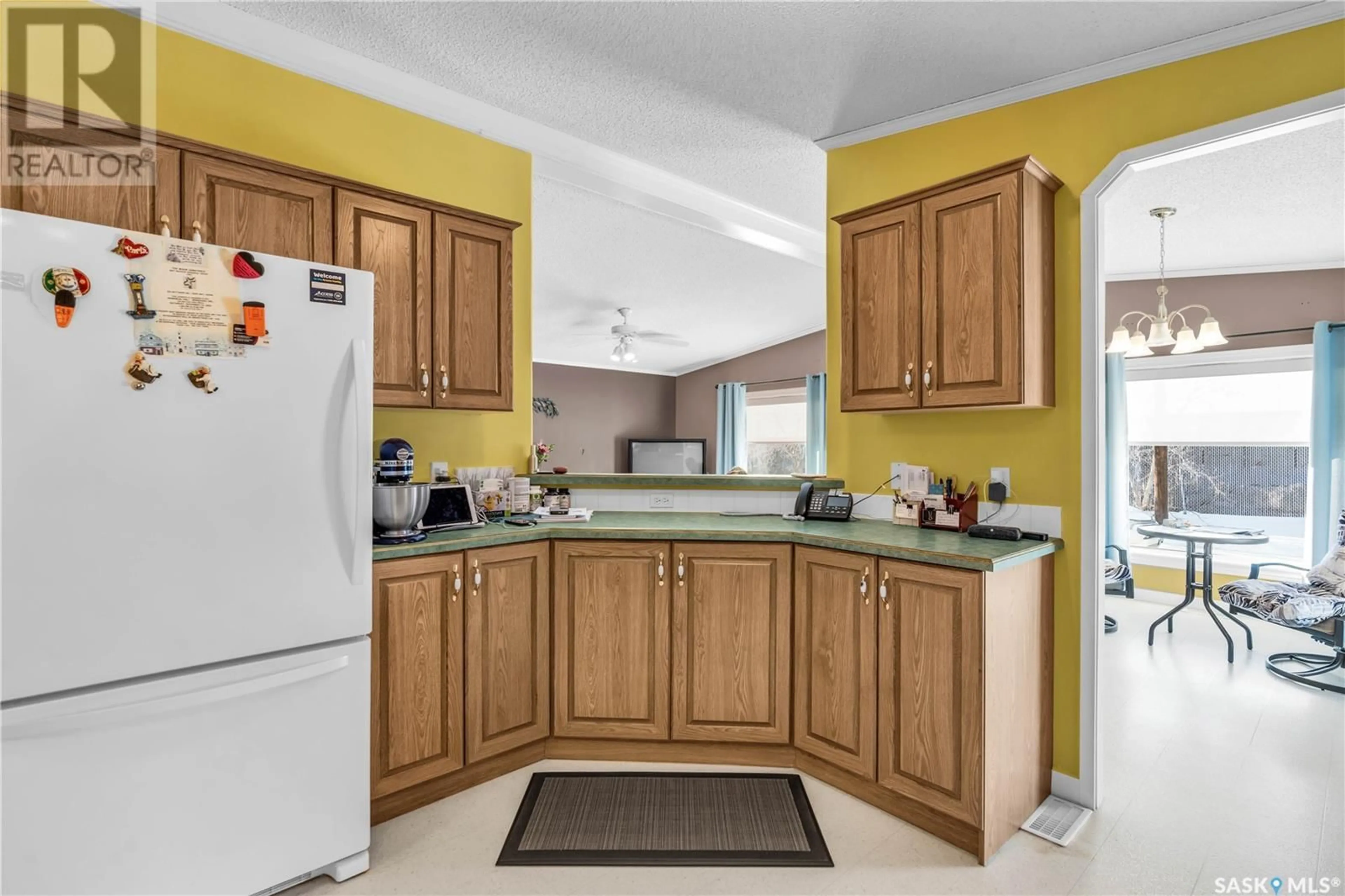 Standard kitchen, ceramic/tile floor for 510 City View ESTATES, Sherwood Rm No. 159 Saskatchewan S4P3W8