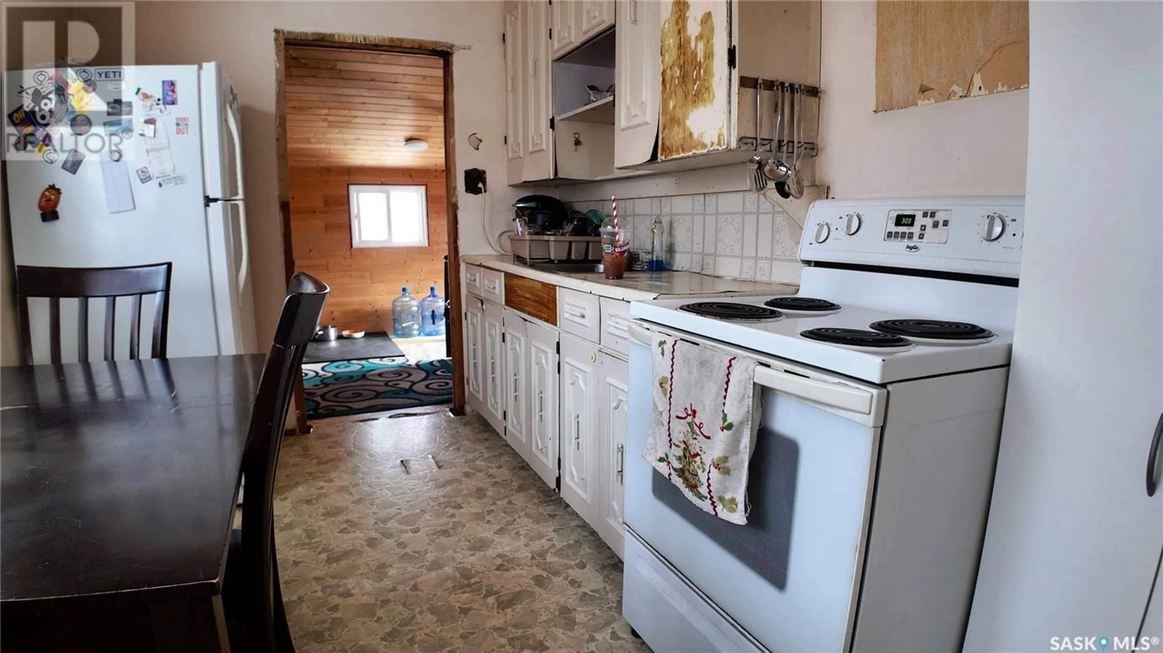 Standard kitchen, unknown for 1202 106TH STREET, North Battleford Saskatchewan S9A1X2