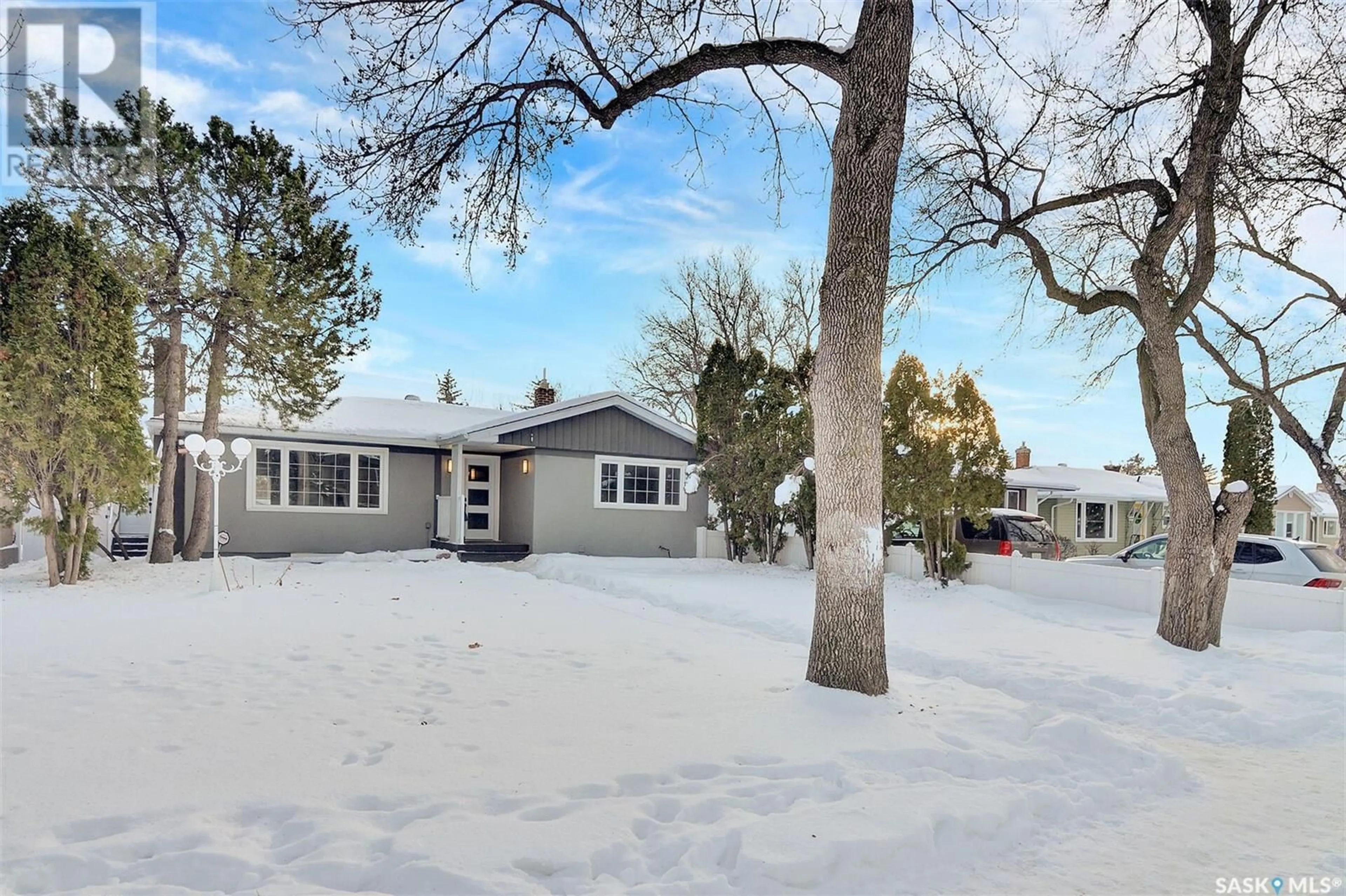 A pic from exterior of the house or condo, cottage for 2811 Assiniboine AVENUE, Regina Saskatchewan S4S1E2