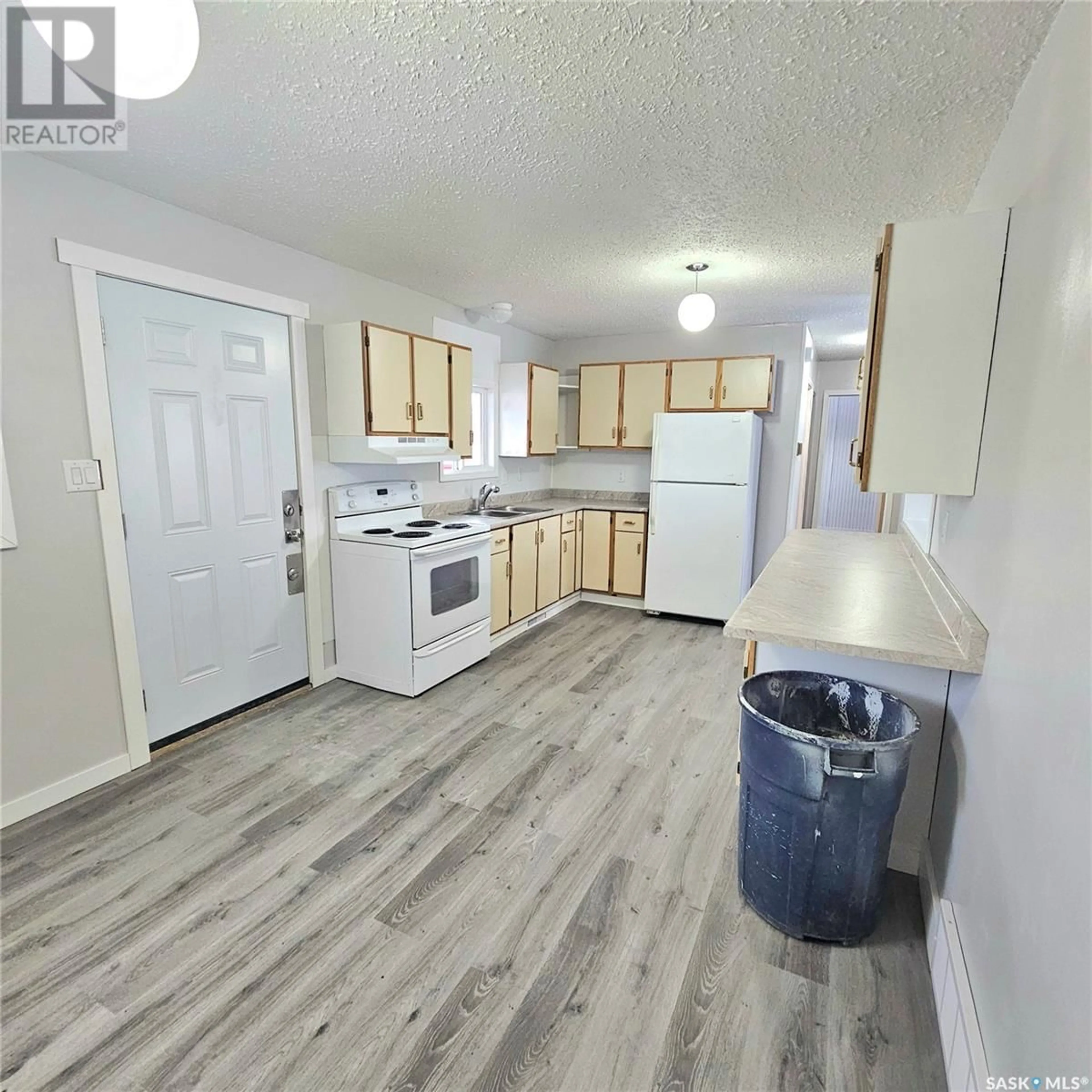 Standard kitchen, not visible floor, cottage for 1205 17th STREET W, Prince Albert Saskatchewan S6V3Z2