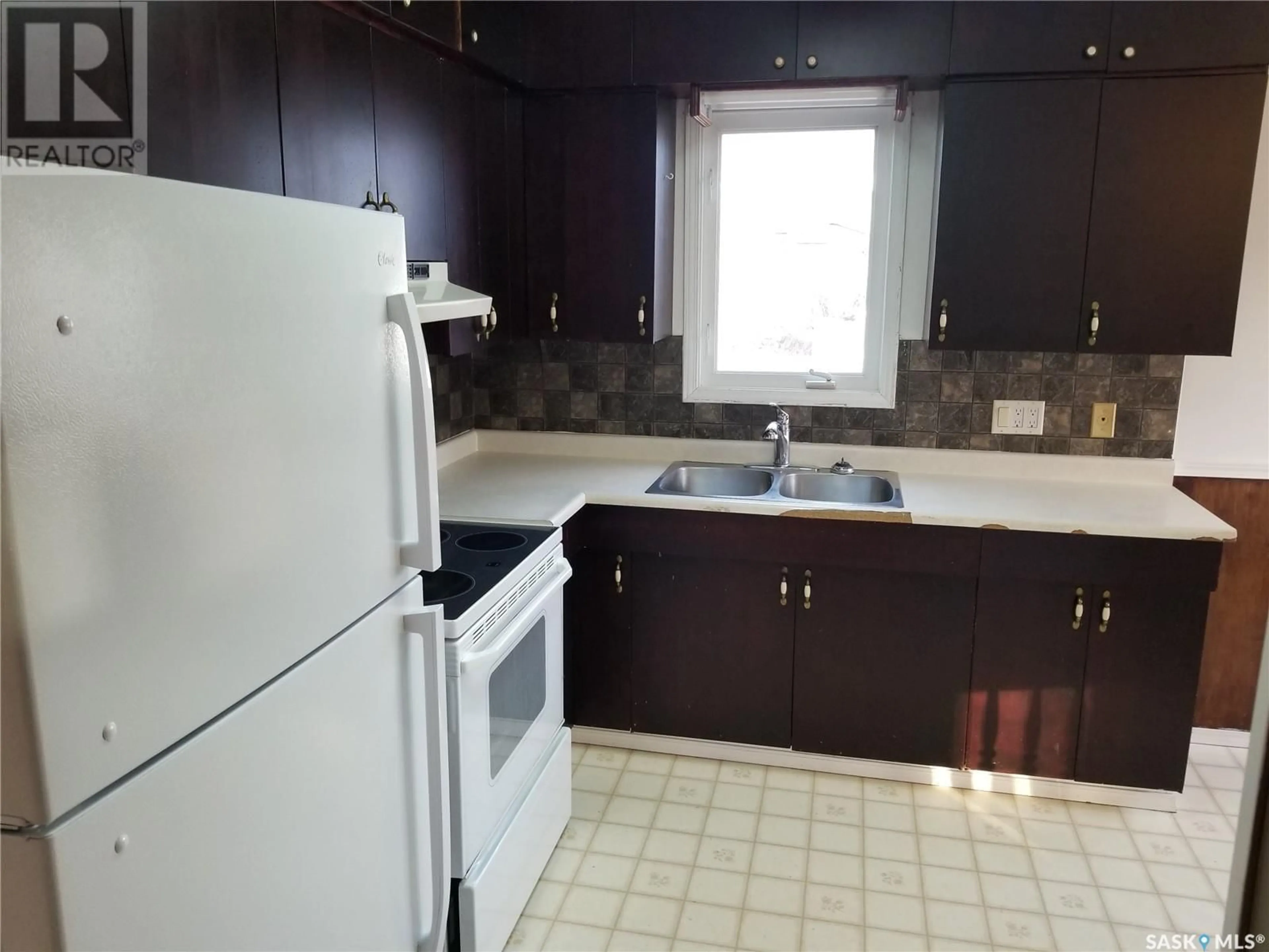 Standard kitchen, unknown for 4901 Leader STREET, Macklin Saskatchewan S0L2C0