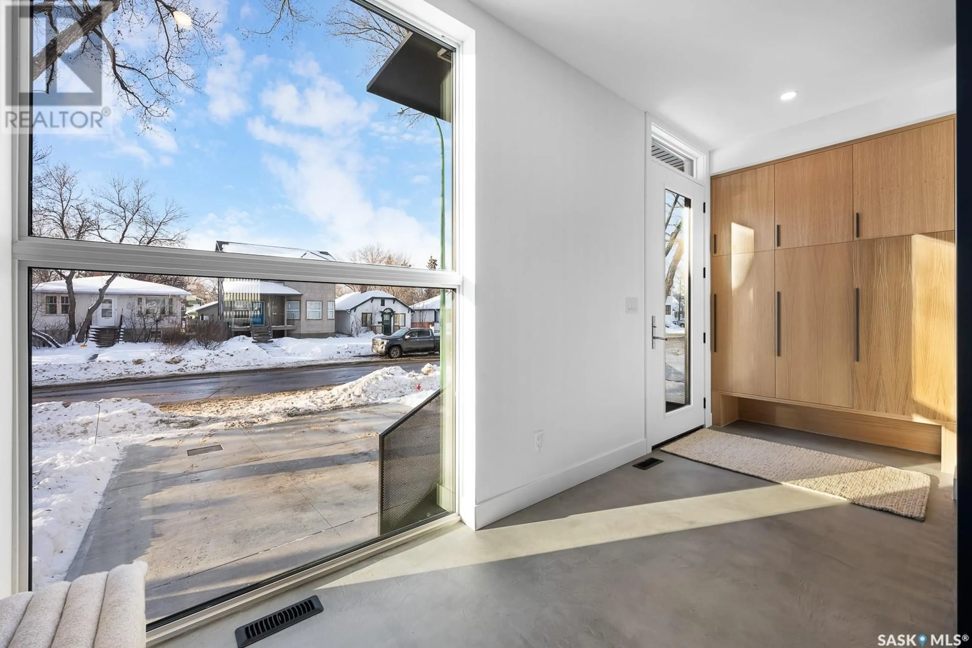 Indoor entryway for 3061 Montague STREET, Regina Saskatchewan S4S1Z6