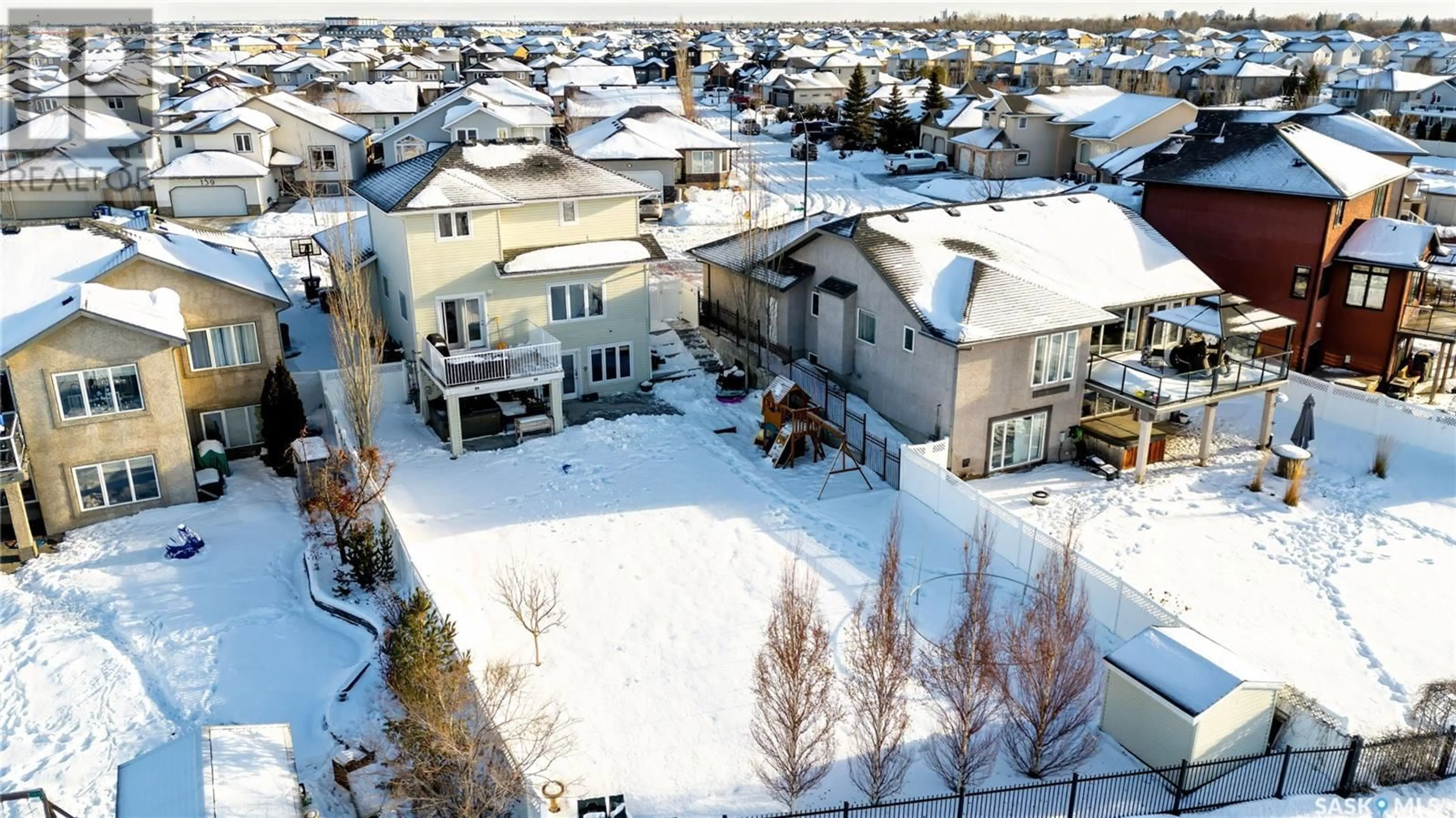 A pic from outside/outdoor area/front of a property/back of a property/a pic from drone, street for 138 Allwood CRESCENT, Saskatoon Saskatchewan S7R0A3