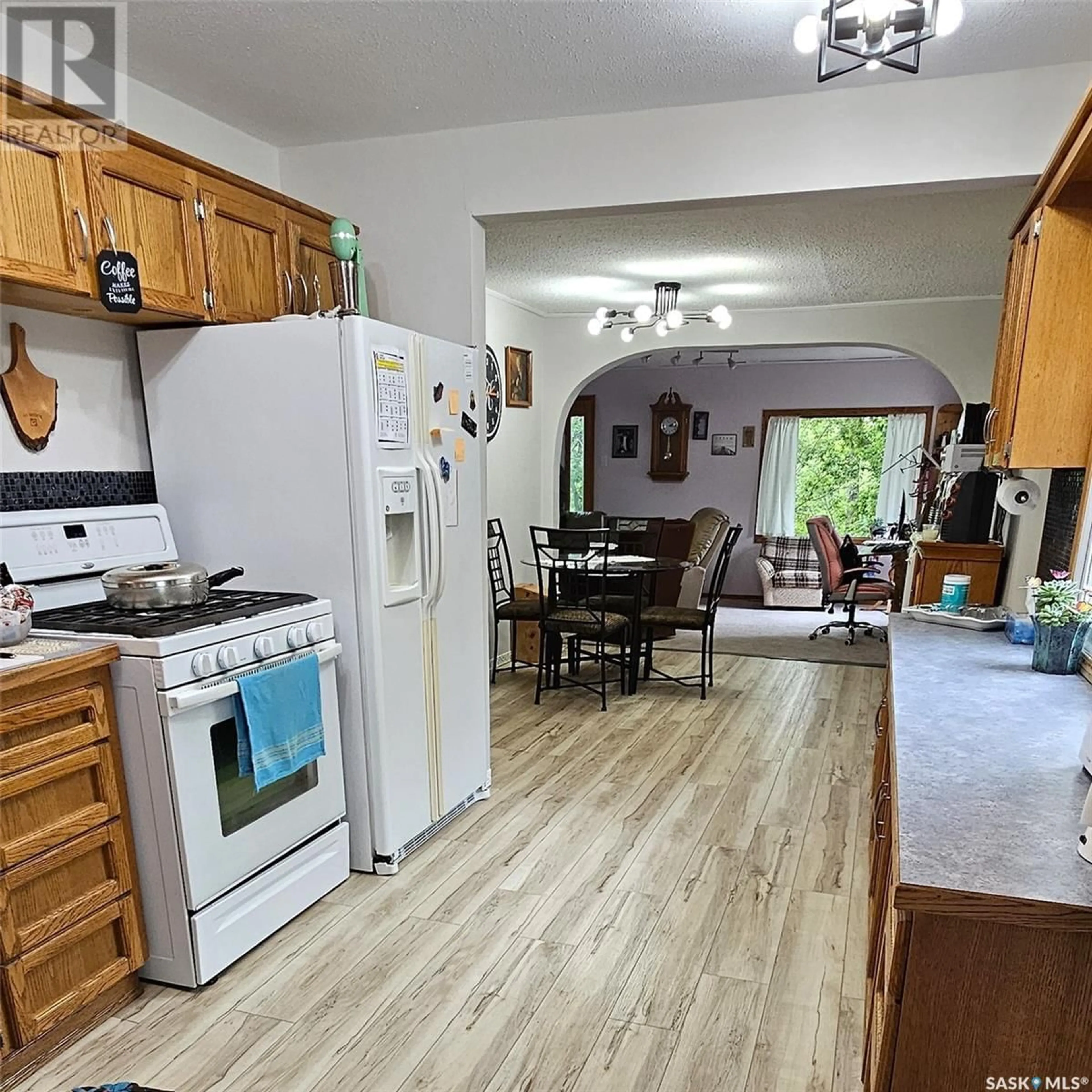 Open concept kitchen, unknown for 113 Lakeview CRESCENT, Buena Vista Saskatchewan S2V1A8