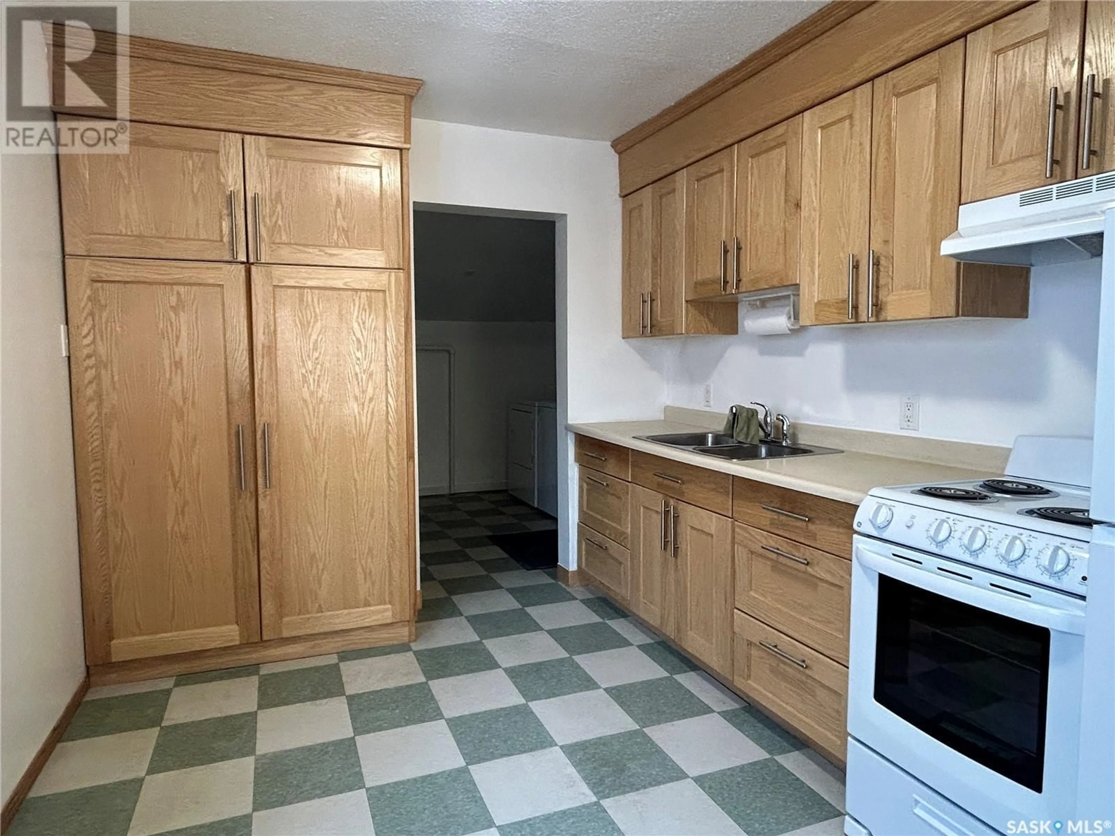 Standard kitchen, unknown for 1171 106th STREET, North Battleford Saskatchewan S9A1W8