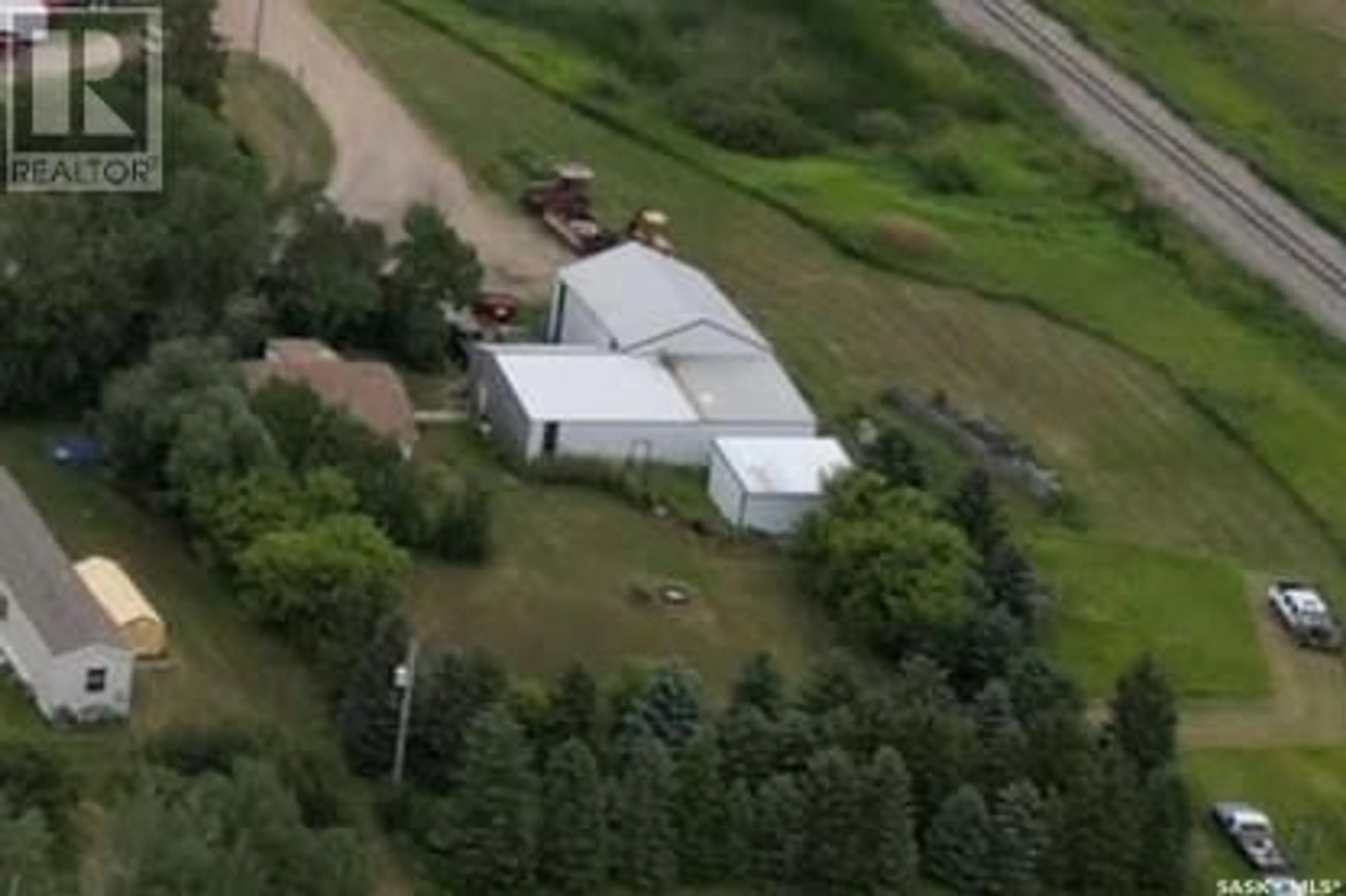 A pic from outside/outdoor area/front of a property/back of a property/a pic from drone, building for 401 8th STREET, Glen Ewen Saskatchewan S0C1C0