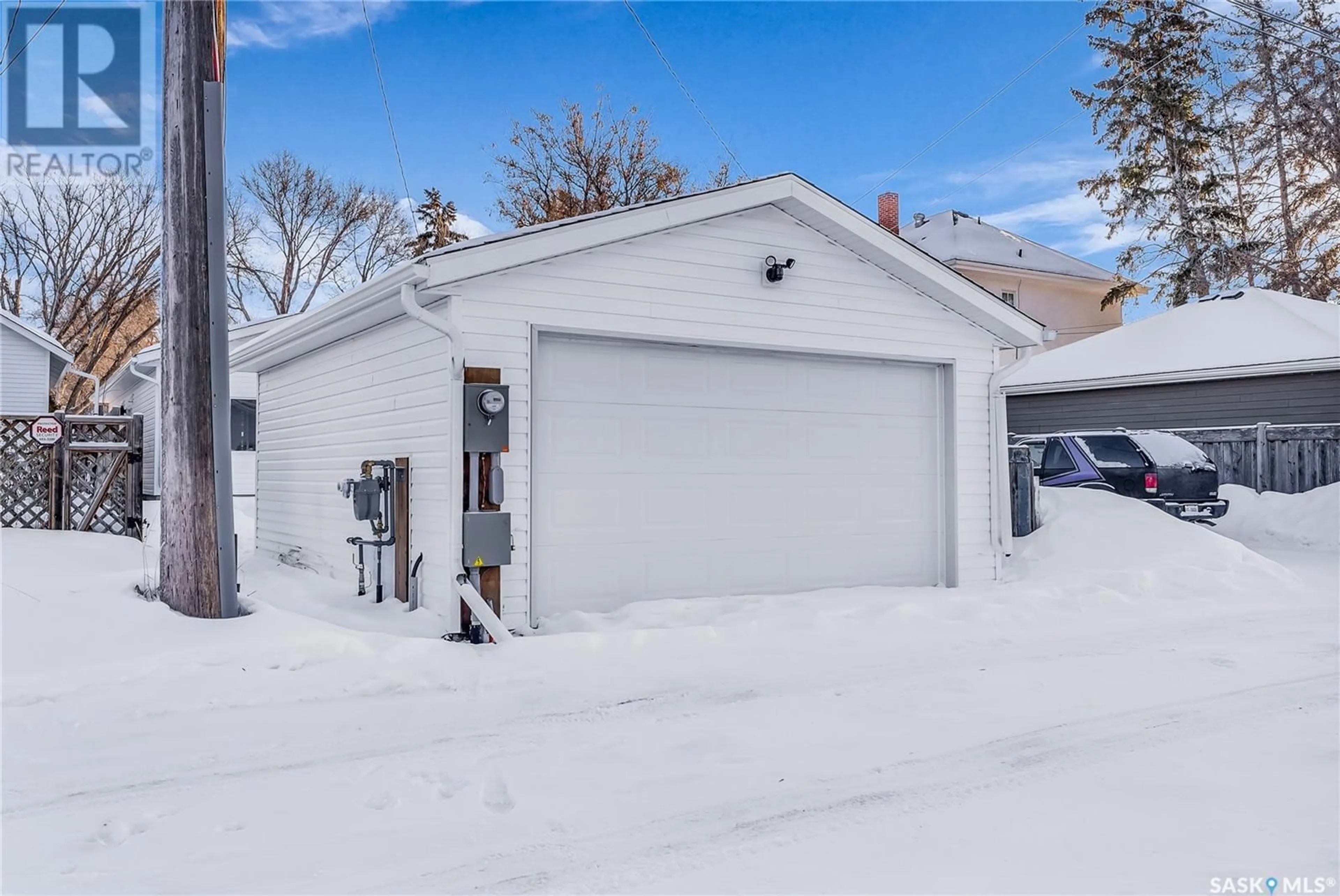 Indoor garage for 415 I AVENUE S, Saskatoon Saskatchewan S7M1Y3