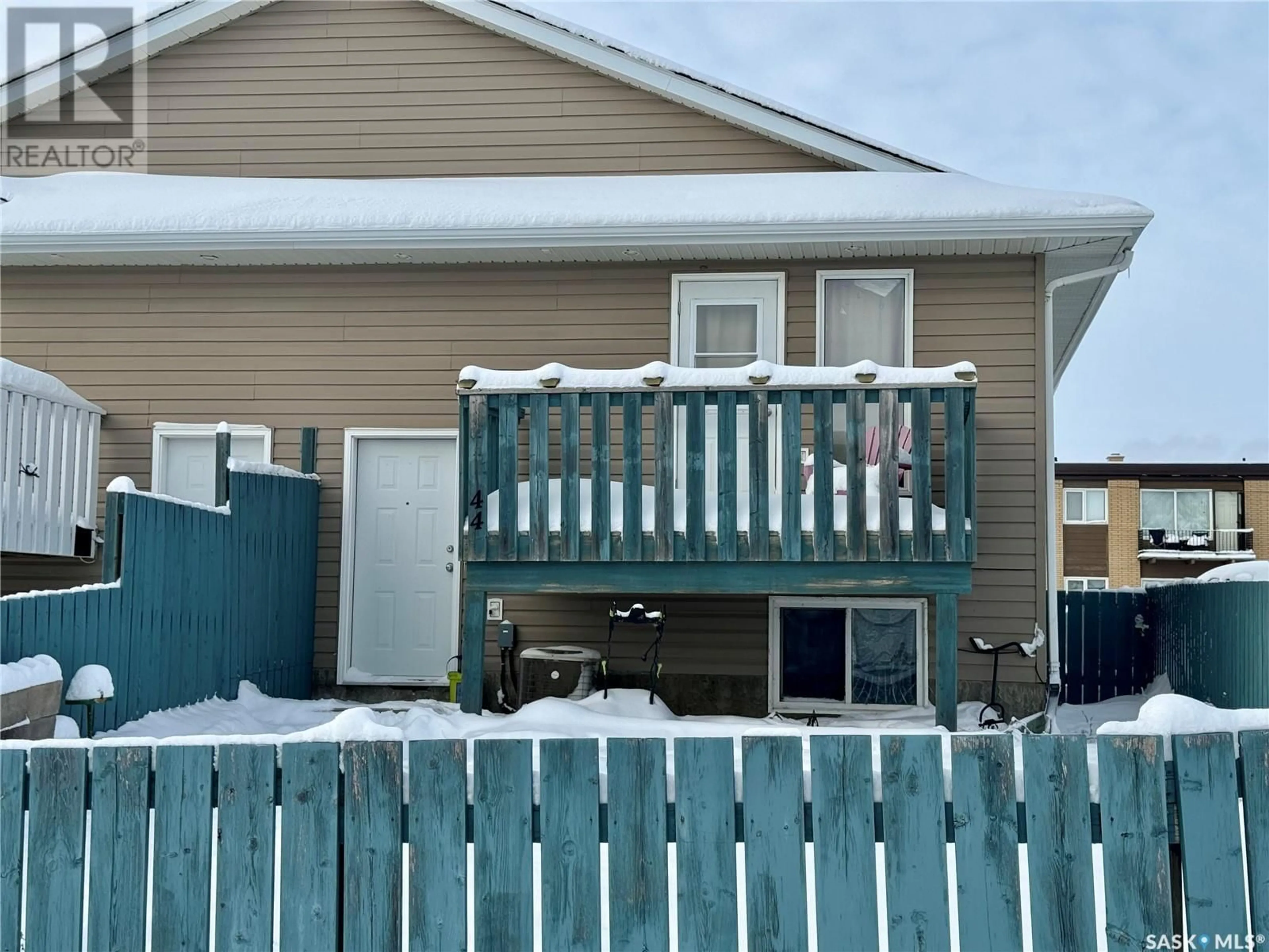 Home with vinyl exterior material, street for 44 Clarke AVENUE, Yorkton Saskatchewan S3N2N3