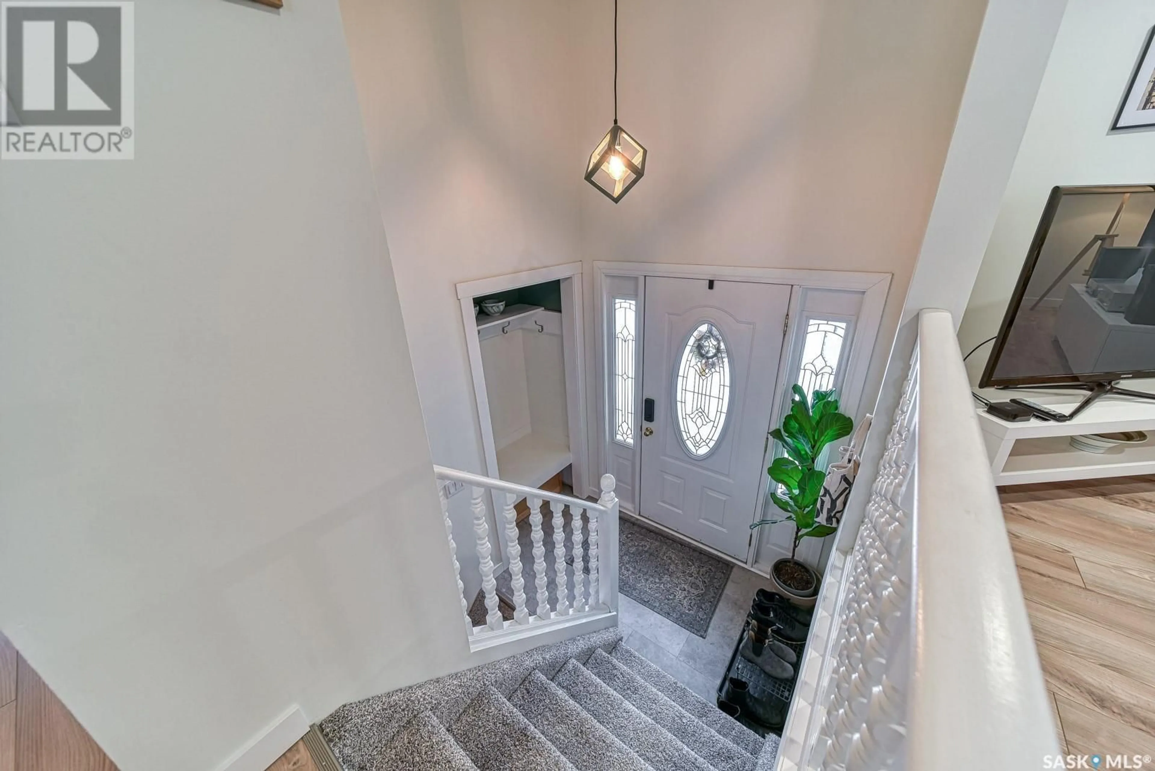 Indoor entryway for 1340 Princess CRESCENT, Moose Jaw Saskatchewan S6H6S9