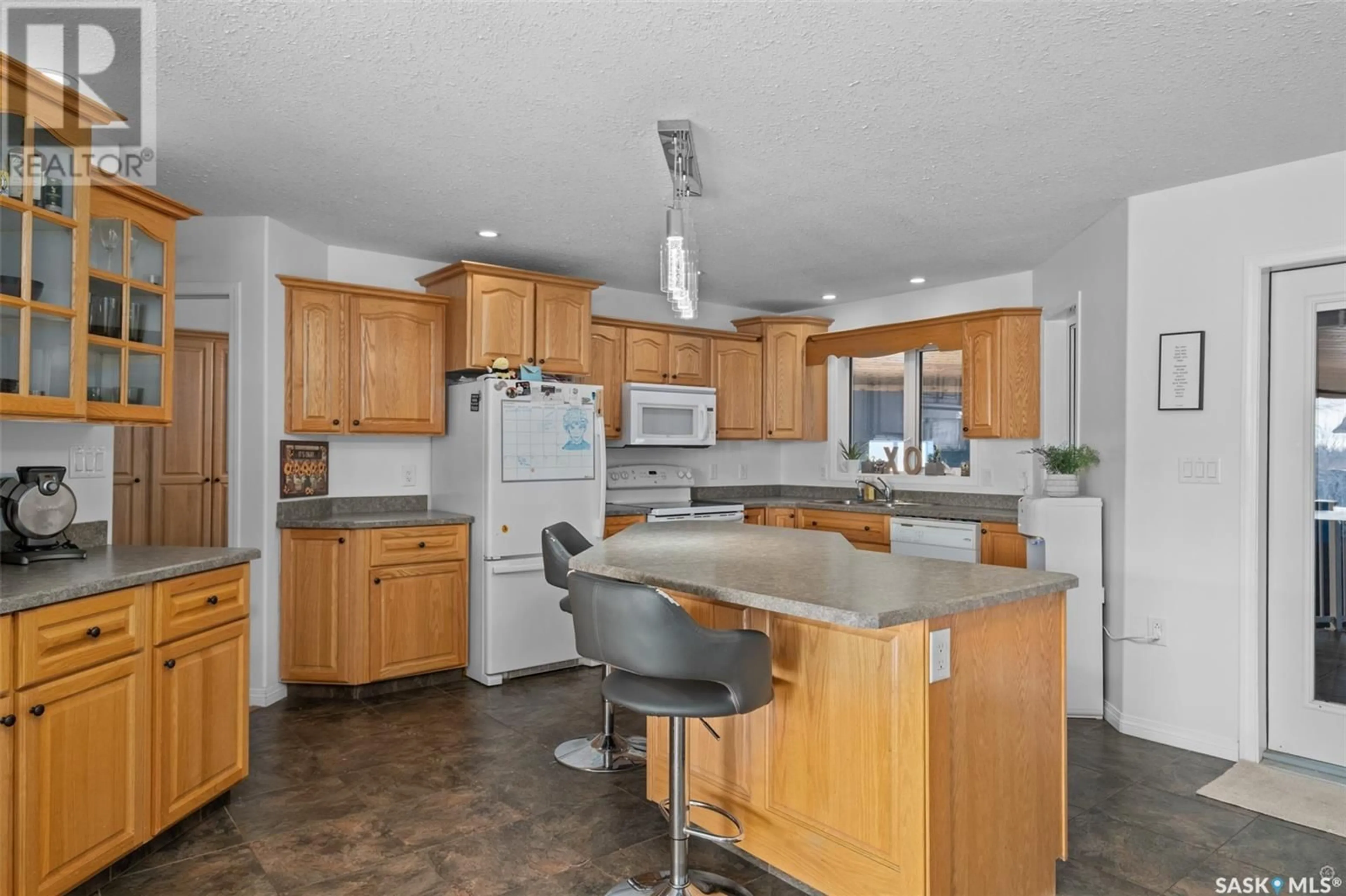 Standard kitchen, unknown for 1 Poplar CRESCENT, Birch Hills Saskatchewan S0J0G0