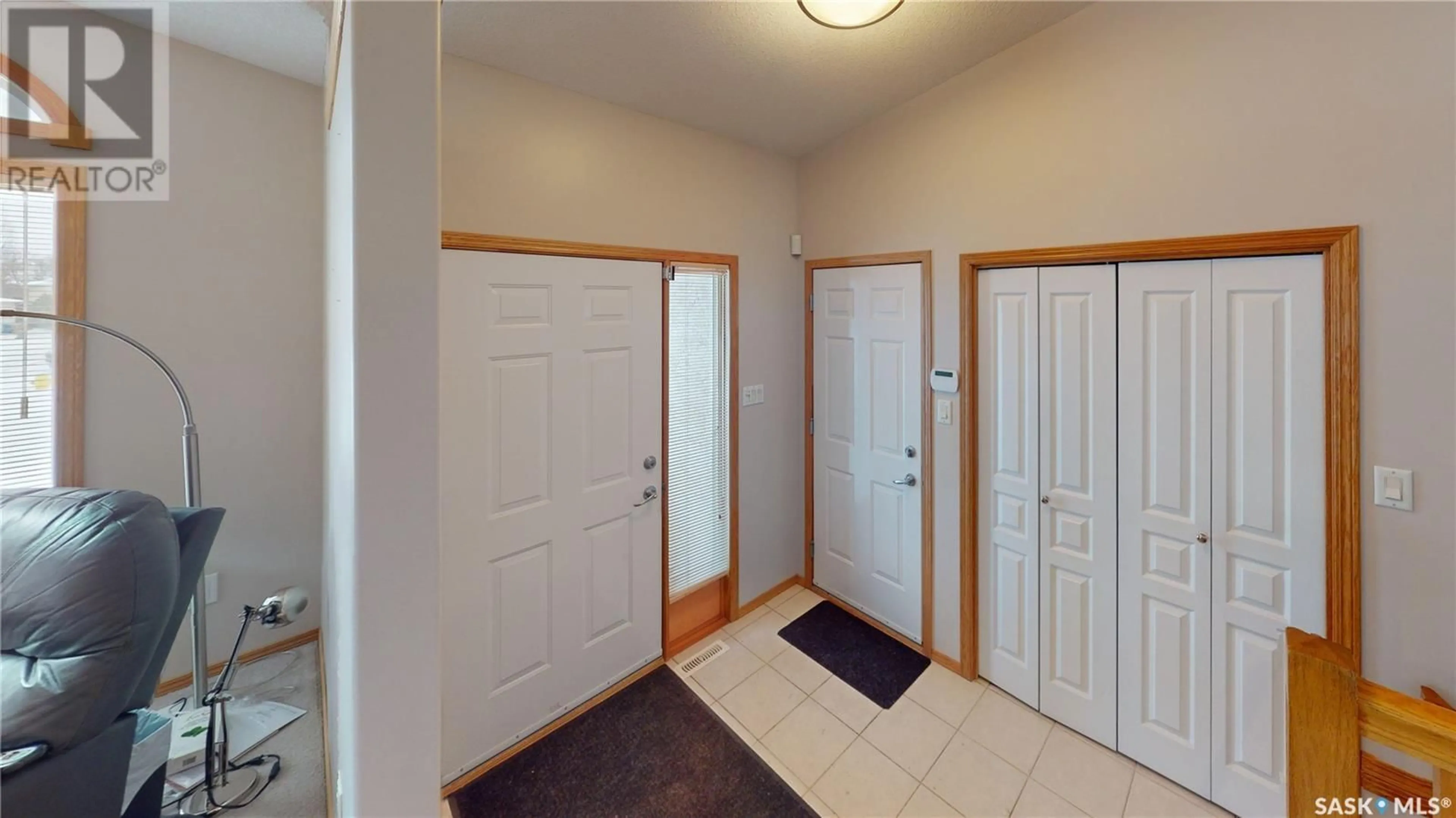 Indoor entryway for 3062 BIRCH CRESCENT, Regina Saskatchewan S4S7J3