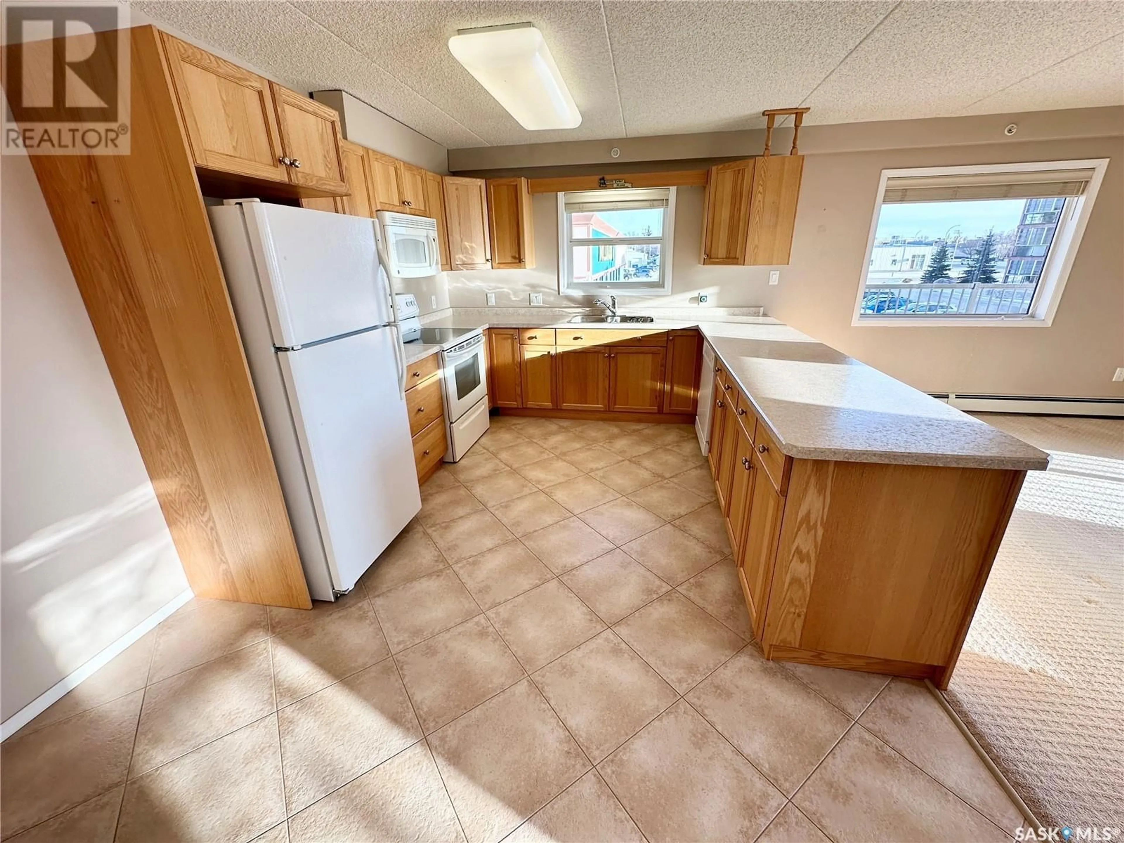 Standard kitchen, unknown for 122 - 204 GOVERNMENT ROAD, Weyburn Saskatchewan S4H0P1